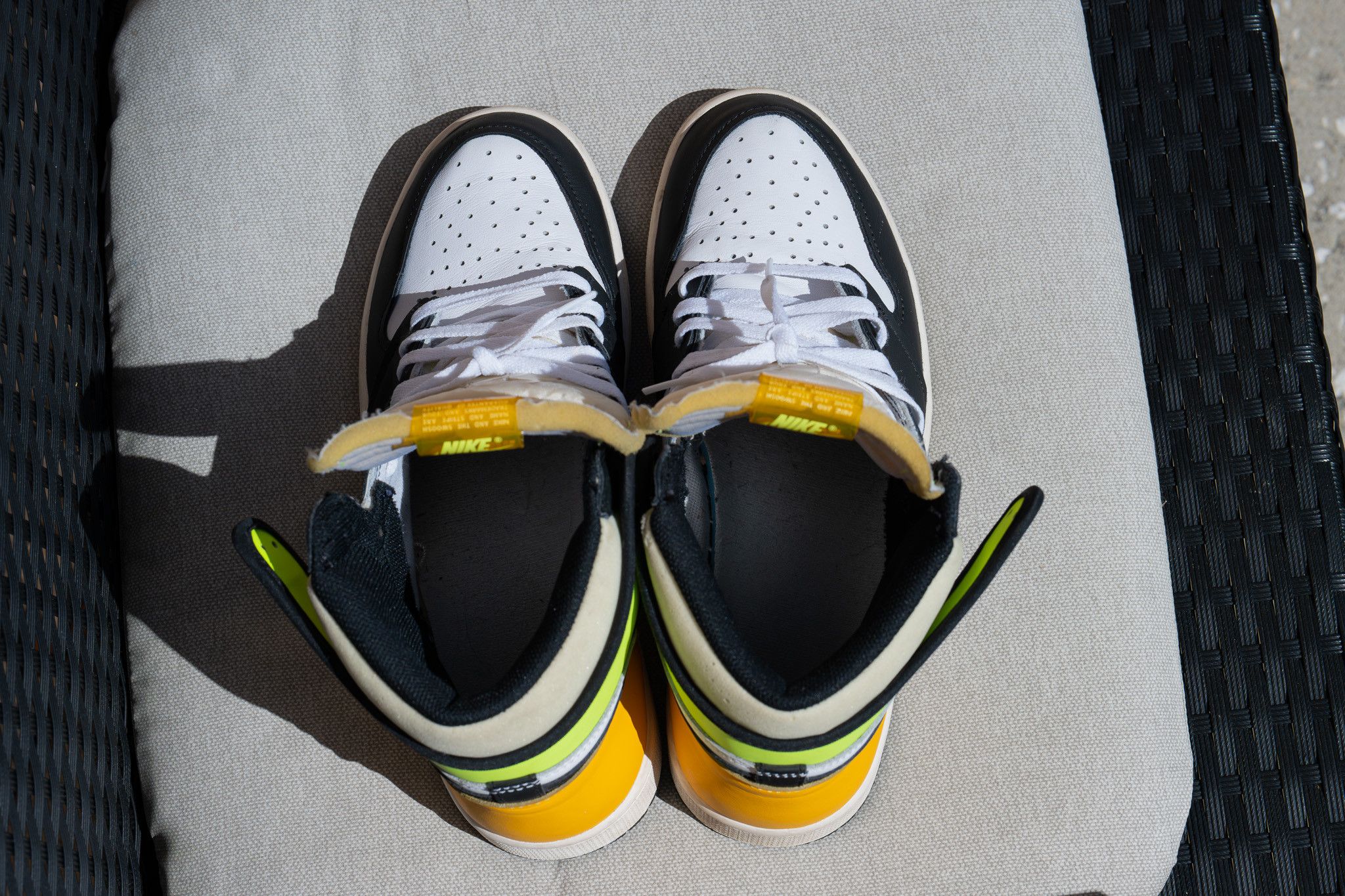 Jordan Brand Air Jordan 1 Retro Volt Gold Size US 11 / EU 44 - 6 Thumbnail