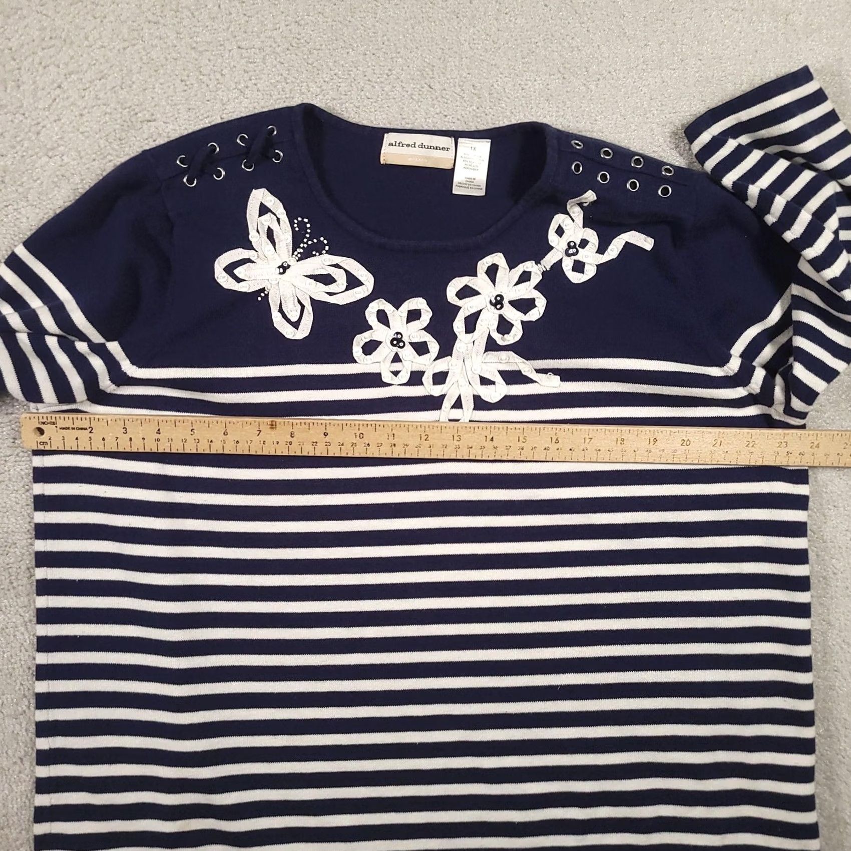 Vintage VINTAGE Alfred Dunner Pullover Sweater Womens 1X Navy Striped Floral Applique Grommet Knit Crew Neck 3/4 Sleeve Beaded Sequin Embroidered Size XL / US 12-14 / IT 48-50 - 4 Thumbnail