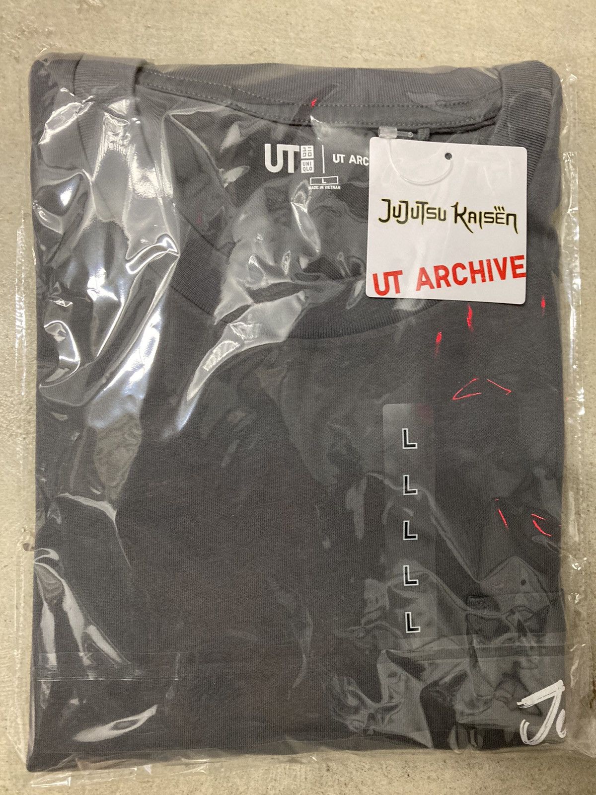Uniqlo Jujutsu Kaisen Uniqlo anime satoru gojo T shirt large Size US L / EU 52-54 / 3 - 3 Thumbnail