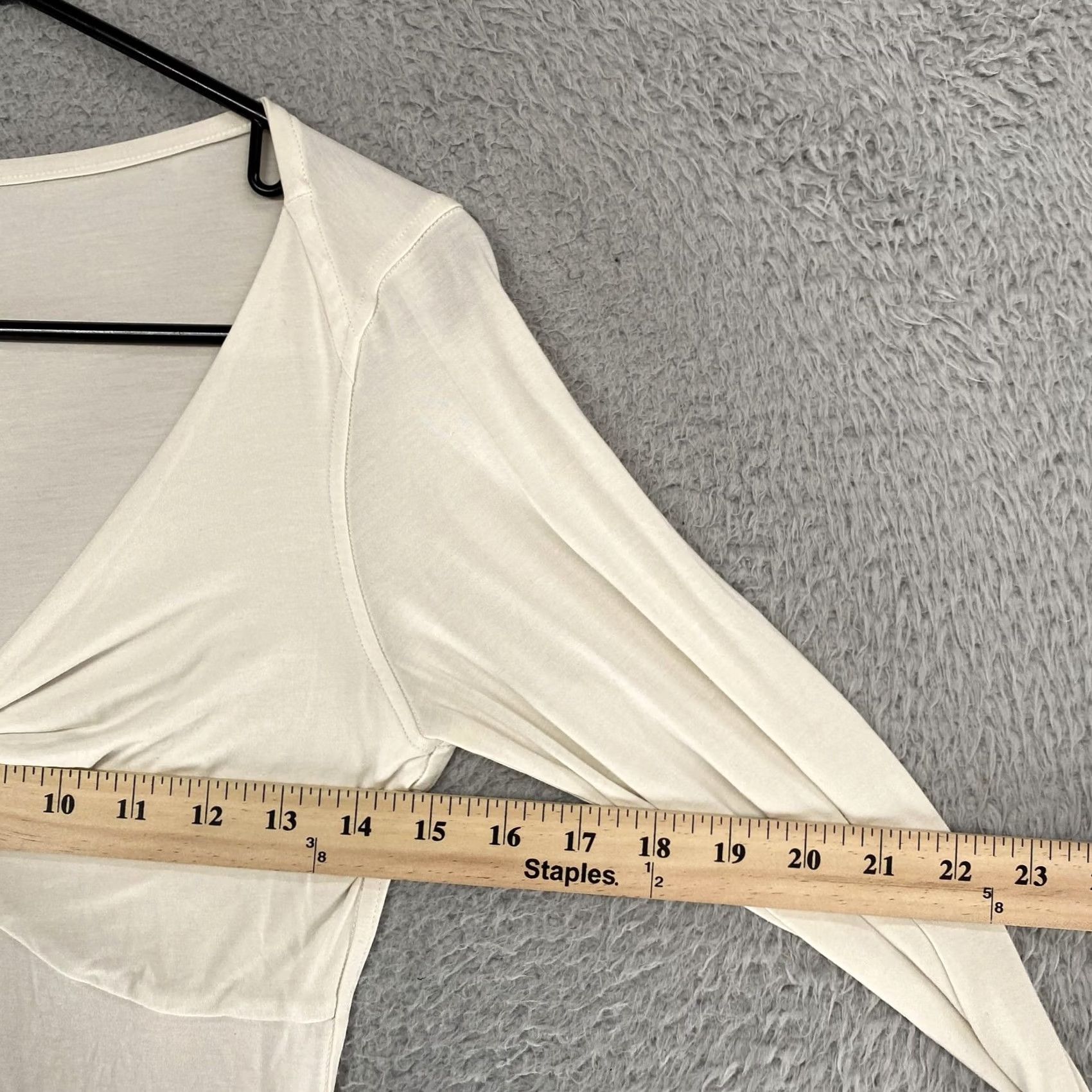 Lululemon Lululemon Shirt Womens S 6/8 Modal Silk V-Neck Long Sleeve Yoga Balletcore White Shirt T-Shirt Pullover Slim Regular Casual Size S / US 4 / IT 40 - 5 Thumbnail