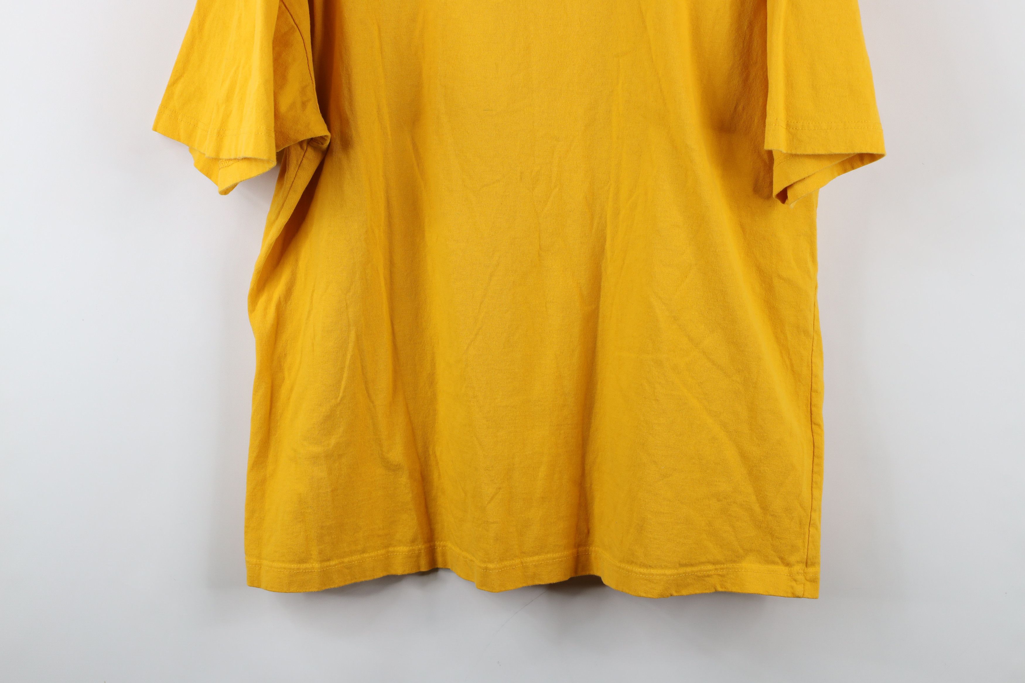 Vintage Vintage 90s Spalding Fire Flames Short Sleeve T-Shirt Yellow Size US L / EU 52-54 / 3 - 12 Thumbnail