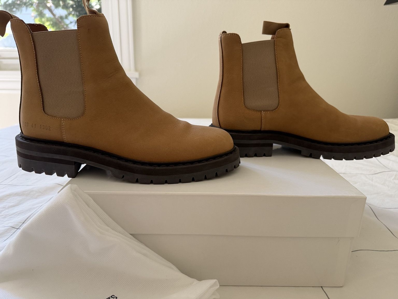 Common Projects Common Projects Chelsea Lug Sole Boots Size US 8 / EU 41 - 2 Thumbnail