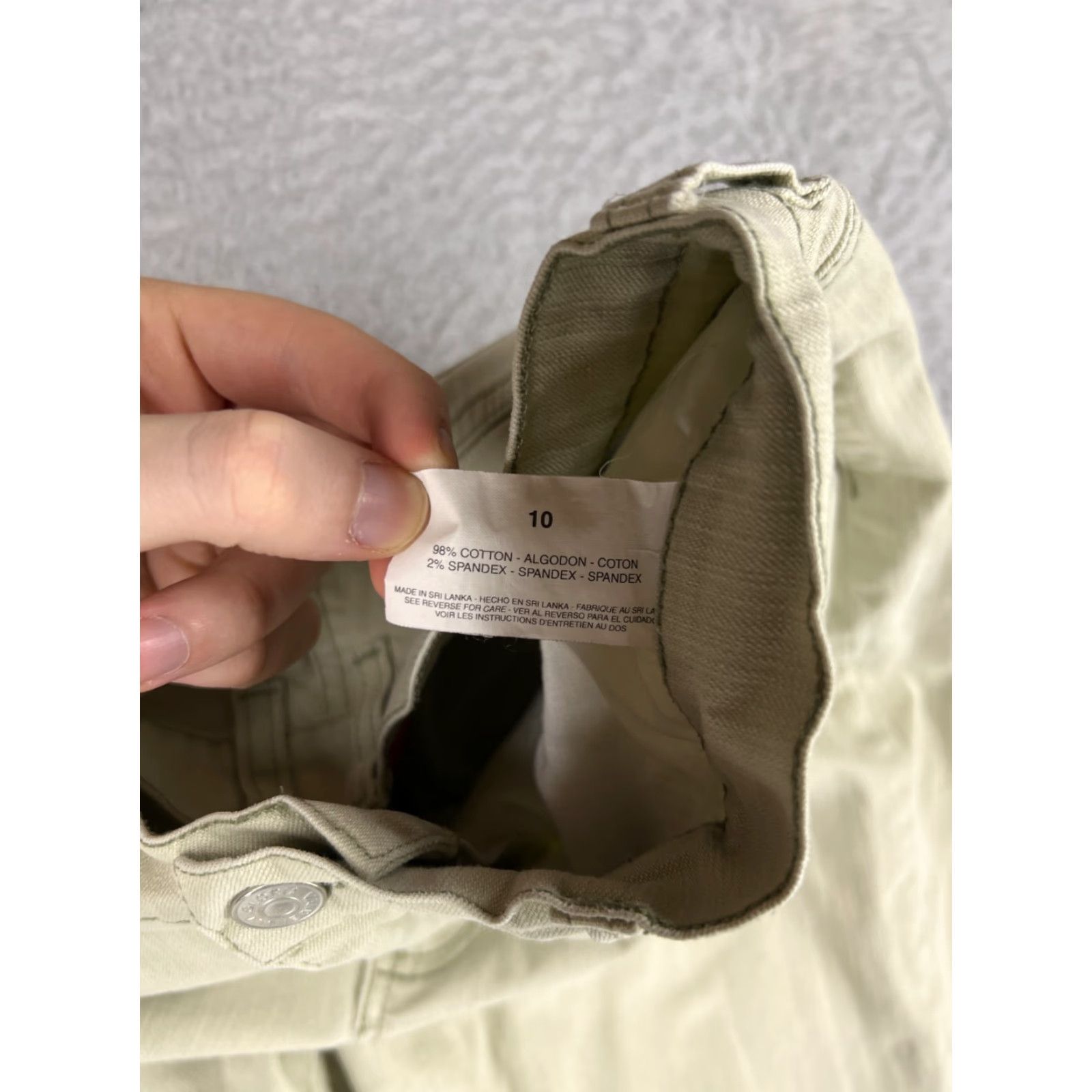 Gloria Vanderbilt Gloria Vanderbilt Capri Pants Women 10 Green Twill Stretch Cotton Blend Regular Rise 22 Inseam 7 In Belt Loops 5-Pocket Denim Jeans Womens Size 32" / US 10 / IT 46 - 6 Thumbnail