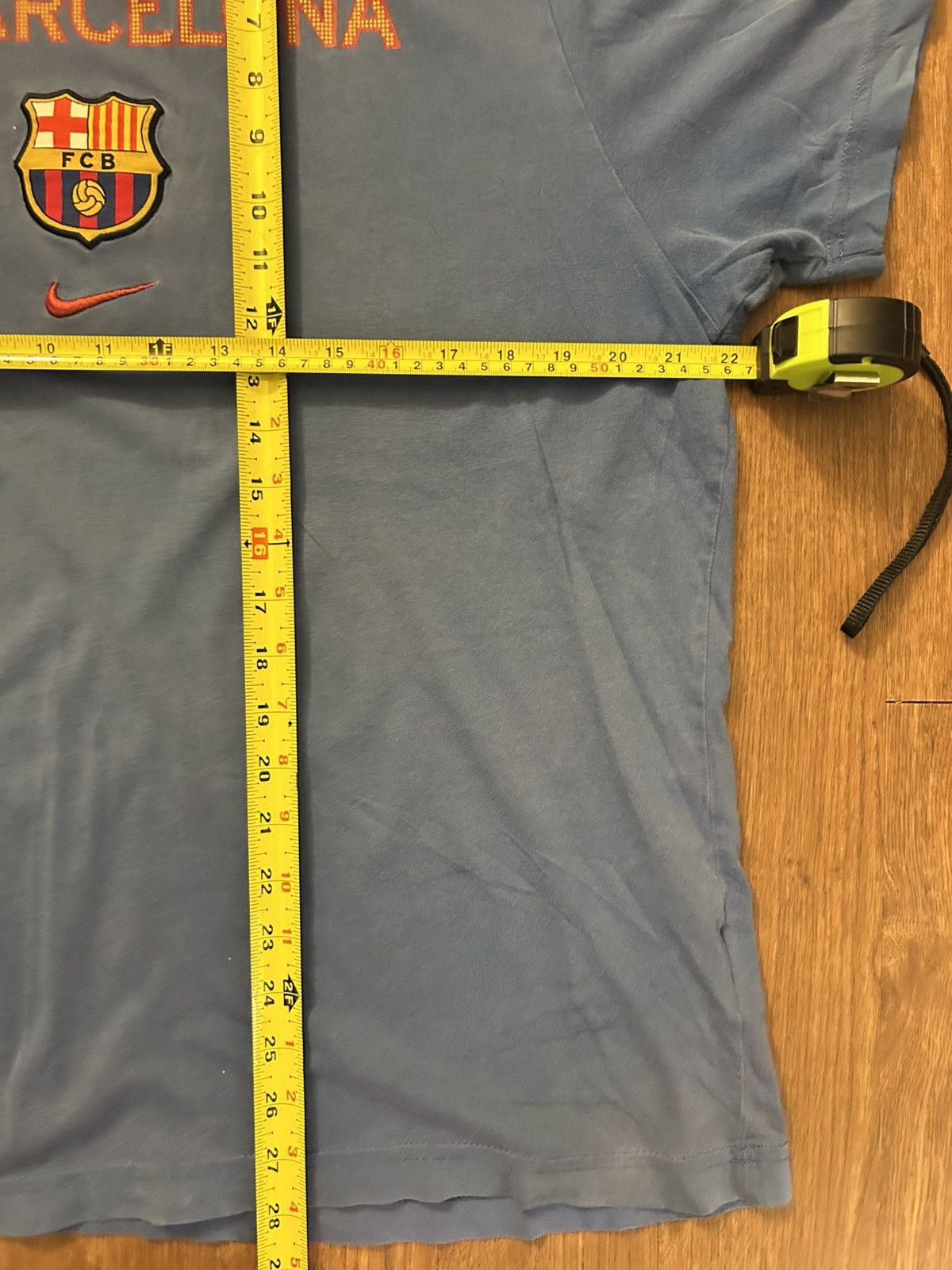 Nike Vintage Nike FC Barcelona soccer center swoosh crest Size US M / EU 48-50 / 2 - 3 Thumbnail
