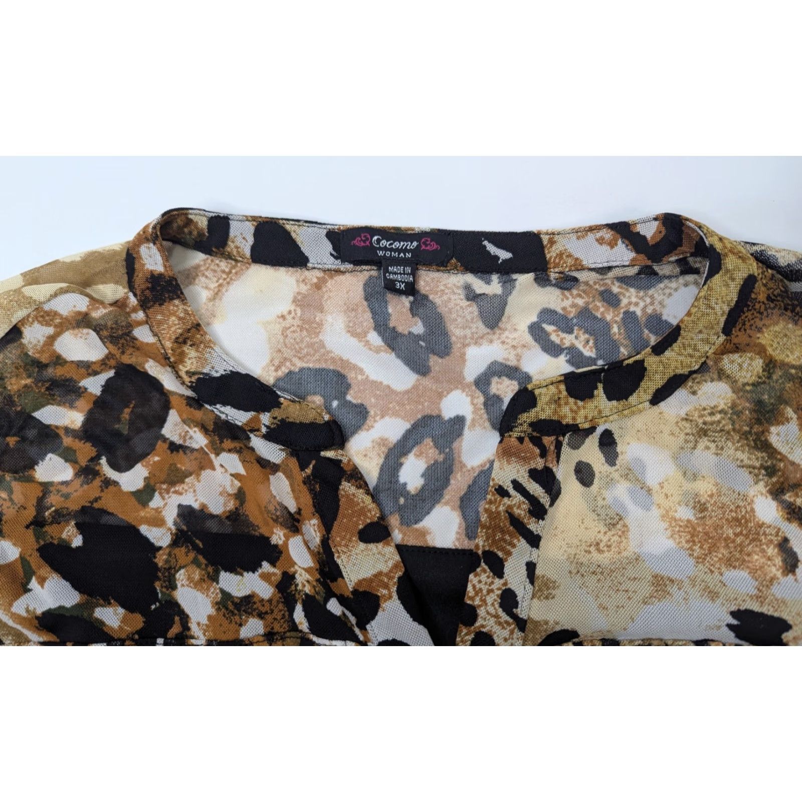 Vintage Cocomo Plus 3X Animal Print Shirt Women V-Neck Henley Button Top Roll Tab Sleeve Pintuck Pullover Casual Workwear Size XXL / US 16-18 / IT 52-54 - 7 Thumbnail