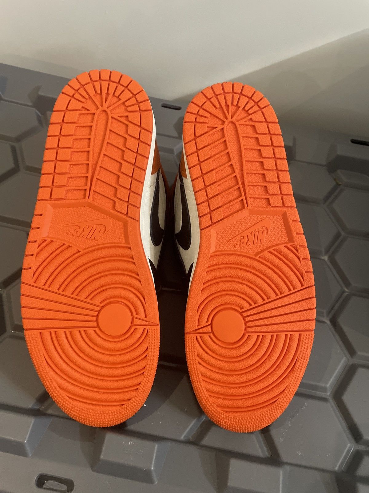 Jordan Brand Jordan 1 Shattered Backboard Size 10 Size US 10 / EU 43 - 2 Thumbnail