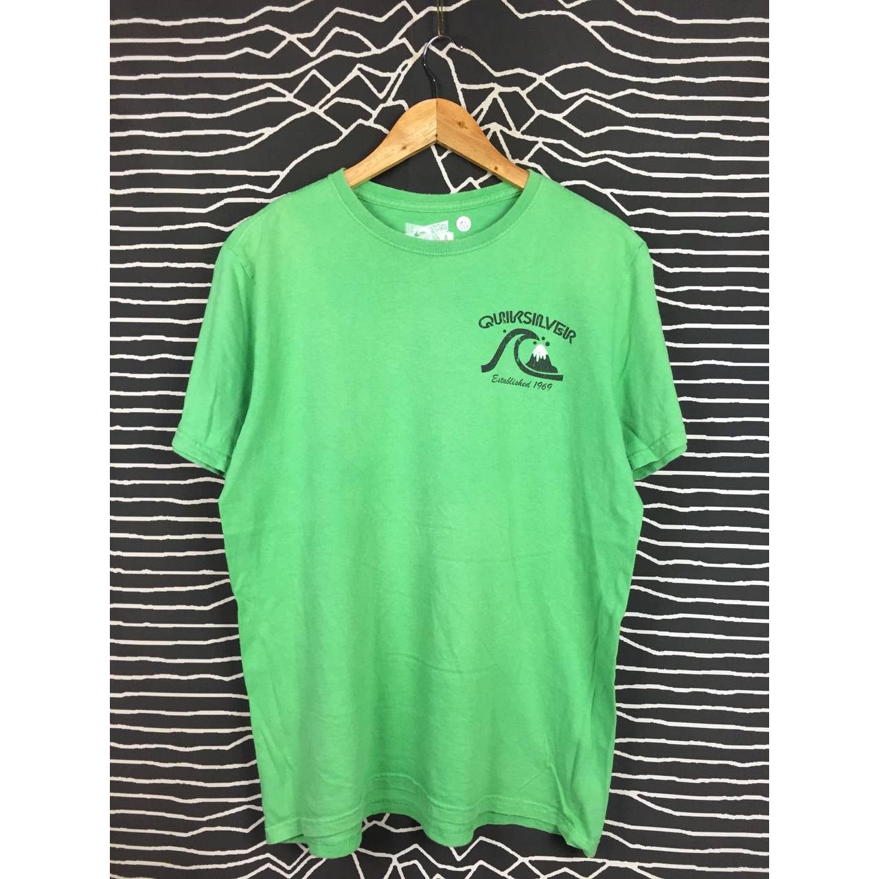 Quiksilver Quiksilver Wave Logo Graphic Slim Fit Surf Skate Tee Size US M / EU 48-50 / 2 - 5 Thumbnail