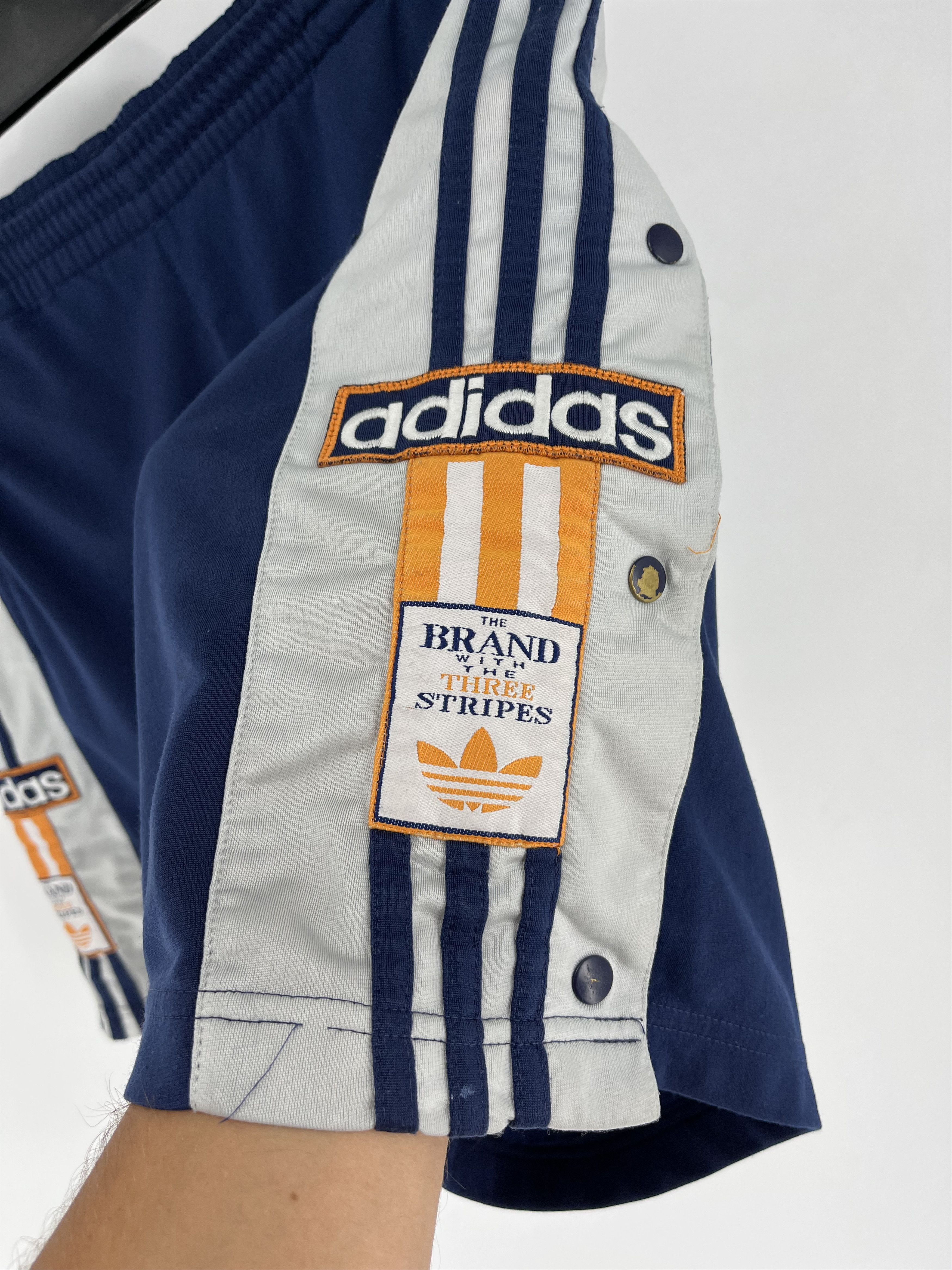 Other 90s Vintage Adidas Streetwear Mini Logo Shorts Travis Style Size US 36 / EU 52 - 9 Thumbnail