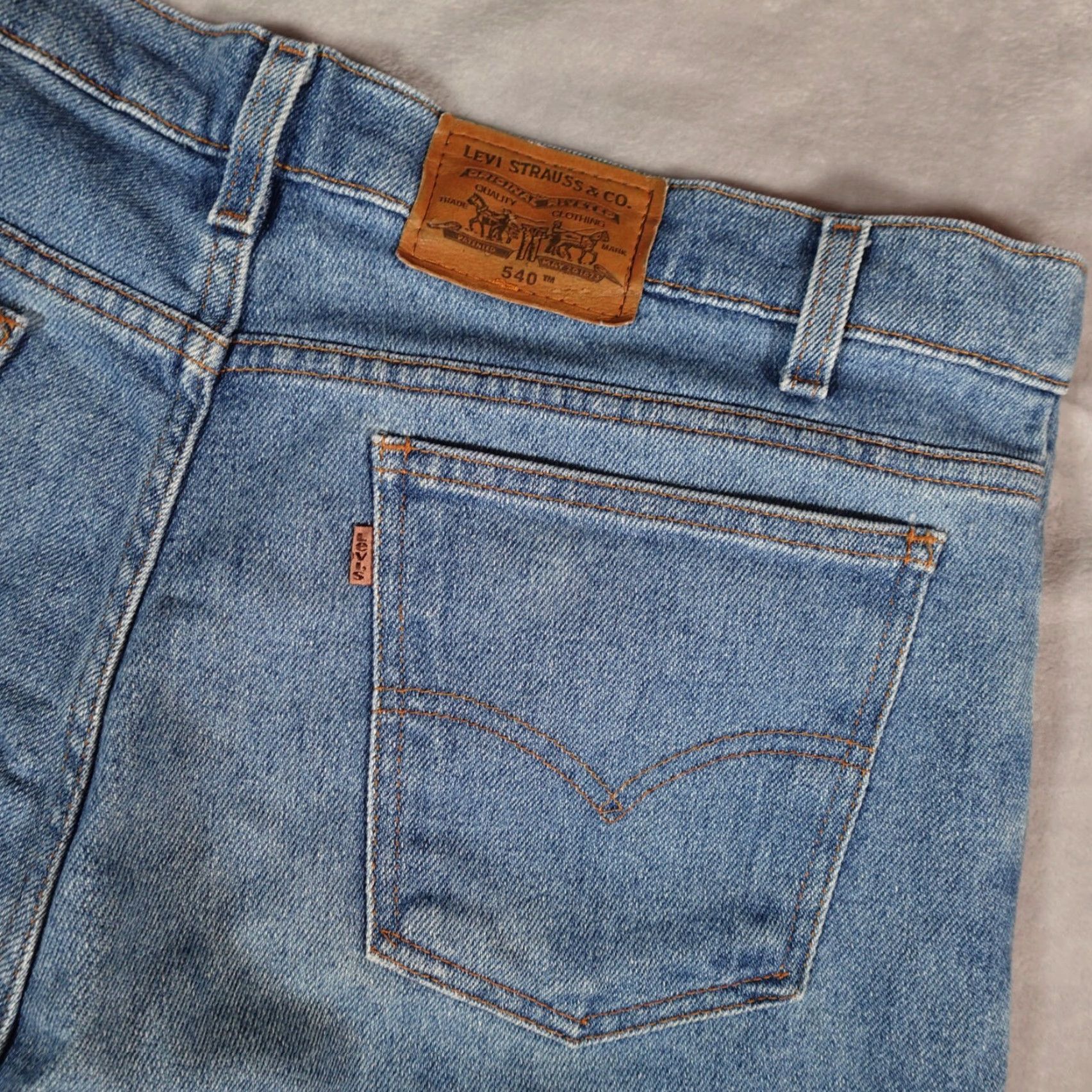 Levi's VINTAGE Levi's 540 Jeans Mens 37x30 Regular Straight Blue 90s Mens Jeans Size US 37 - 6 Thumbnail