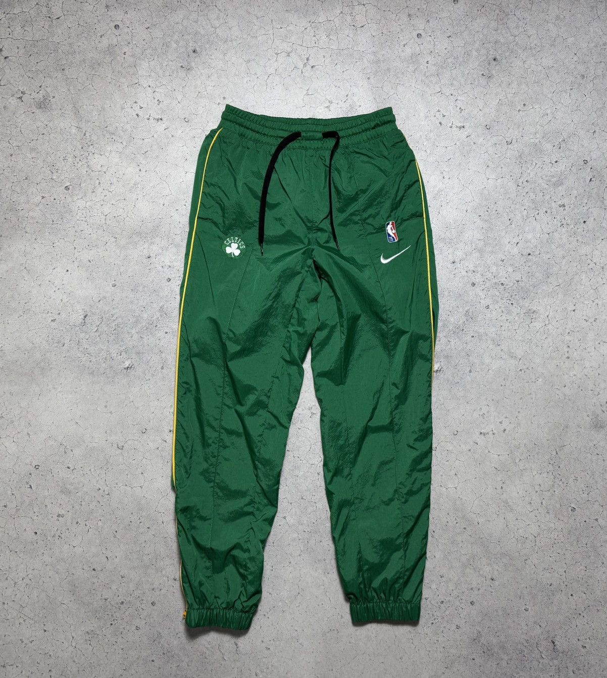 Nike Nike NBA Celtics Nylon Baggy Track Pants Size S Size US 30 / EU 46 - 1 Thumbnail