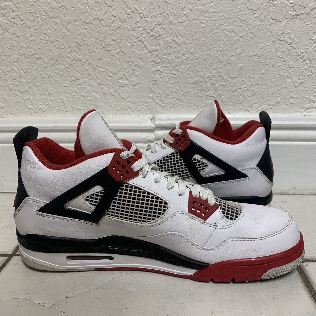 Jordan Brand Jordan 4 Retro OG Mid Fire Red 2012 Size 14 Size US 14 / EU 47 - 6 Thumbnail