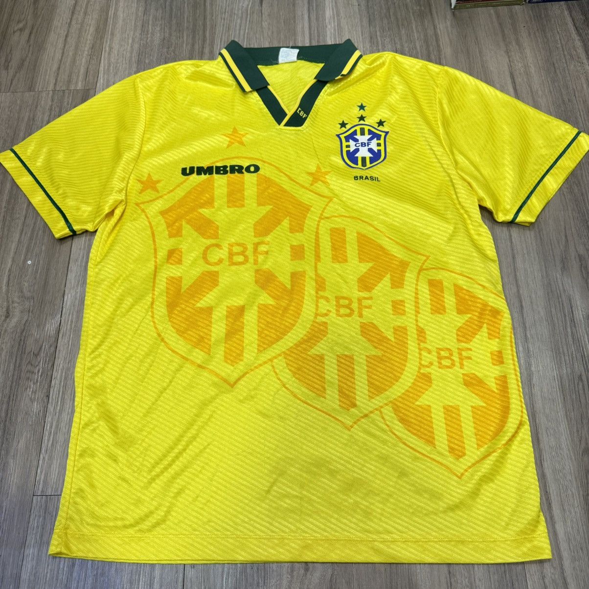 Umbro Brazil 94/95 home shirt Size US L / EU 52-54 / 3 - 1 Thumbnail