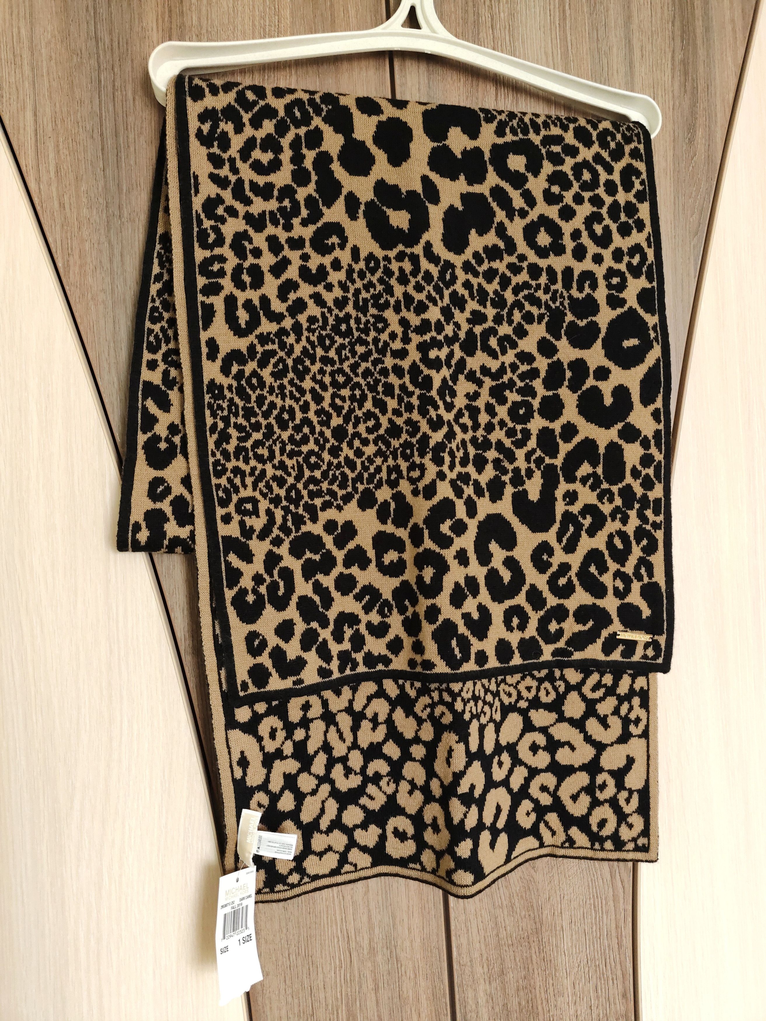 Michael Kors Michael Kors Leopard Scarf MK Leopard Women's Scarf Size ONE SIZE - 1 Thumbnail