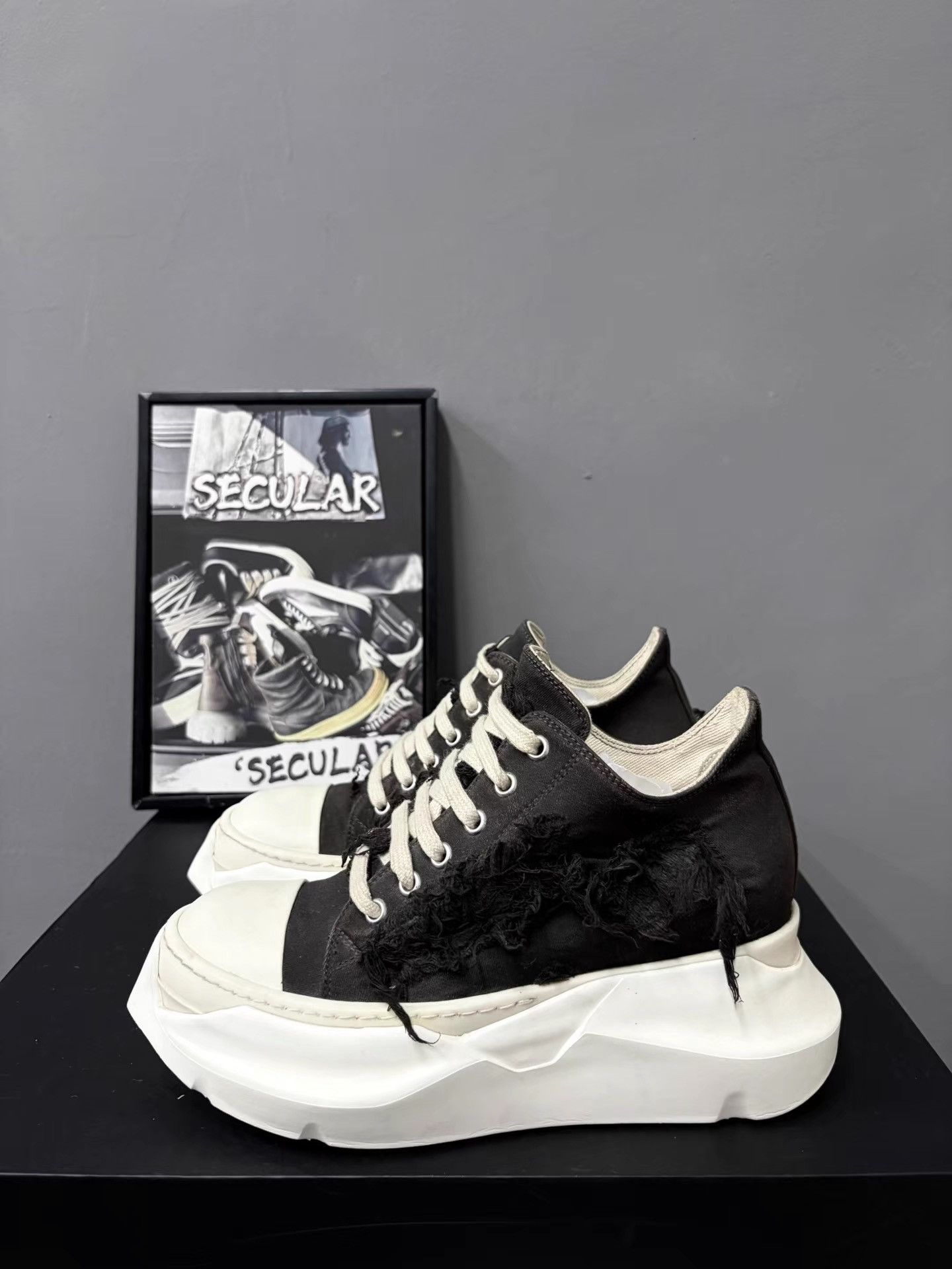 Rick Owens Rick Owens Two-Tone Beat-Up Low-Top Ramones K34 Size US 6 / IT 36 - 2 Thumbnail