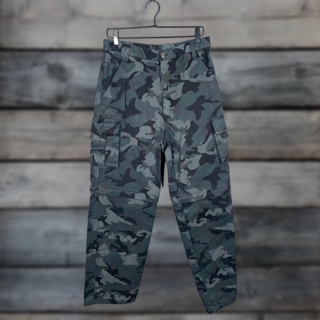 Vintage VINTAGE No Boundaries Camouflage Cargo Pants Shorts Men 30 x 32 Gray Cotton Casual Outdoor Size US 30 / EU 46 - 1 Thumbnail