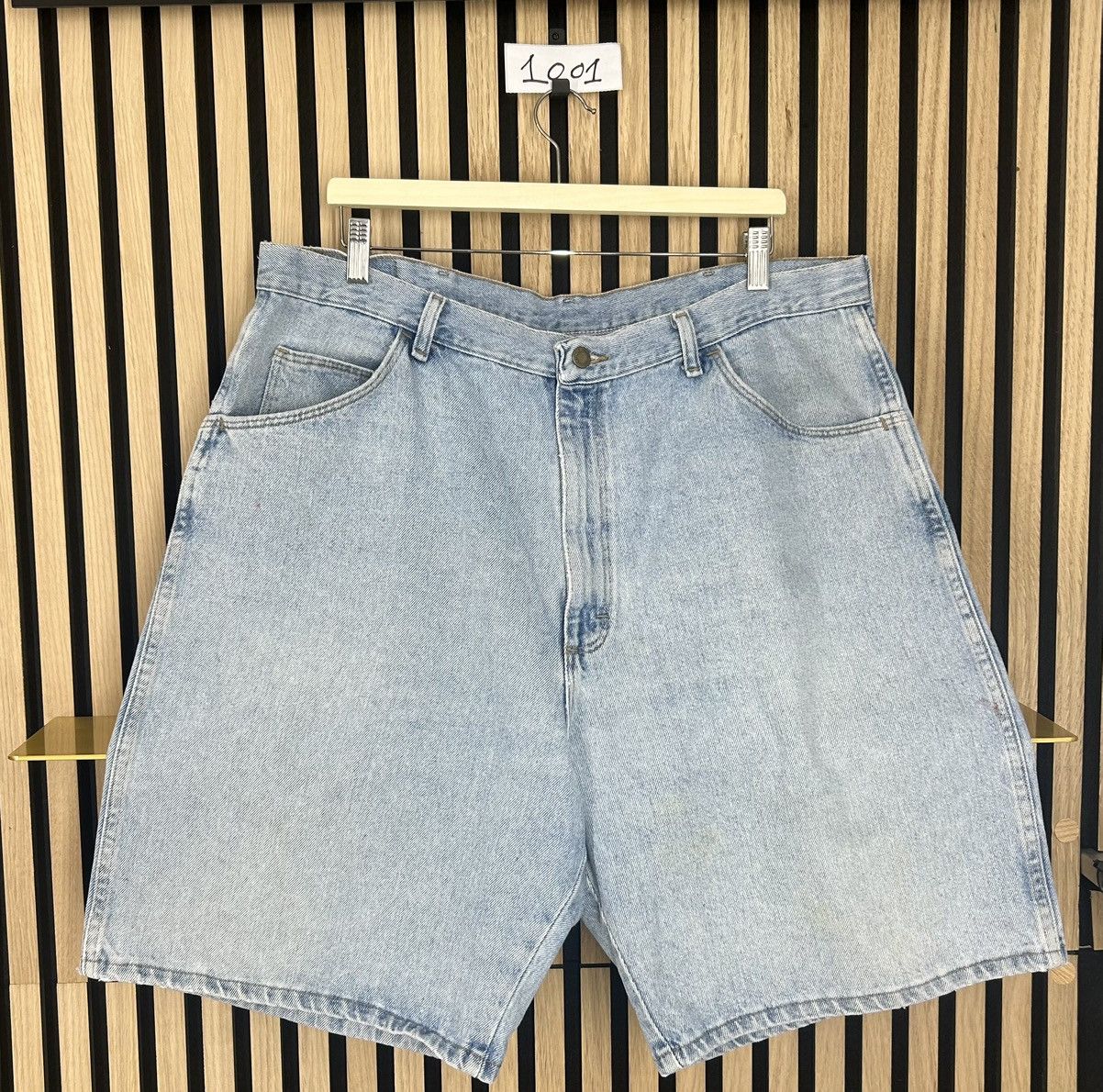 Wrangler Wrangler Men's Blue W30 Y2K Style Jeans Shorts Denim Vintage Size US 30 / EU 46 - 1 Thumbnail