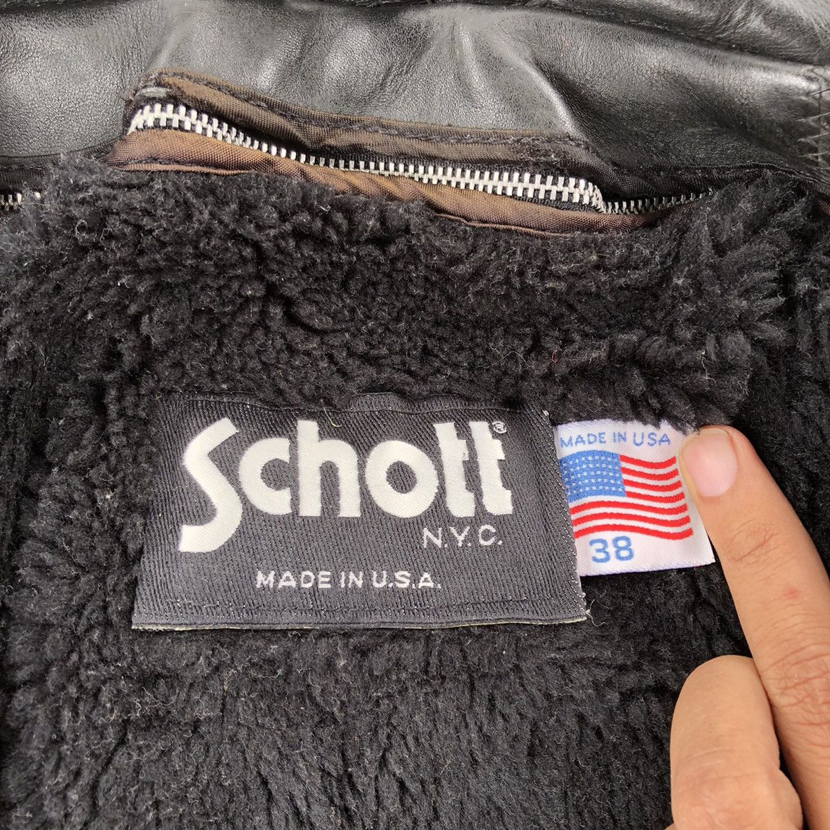 Schott Vintage Schott Leather Jacket Made In USA Size US L / EU 52-54 / 3 - 3 Thumbnail