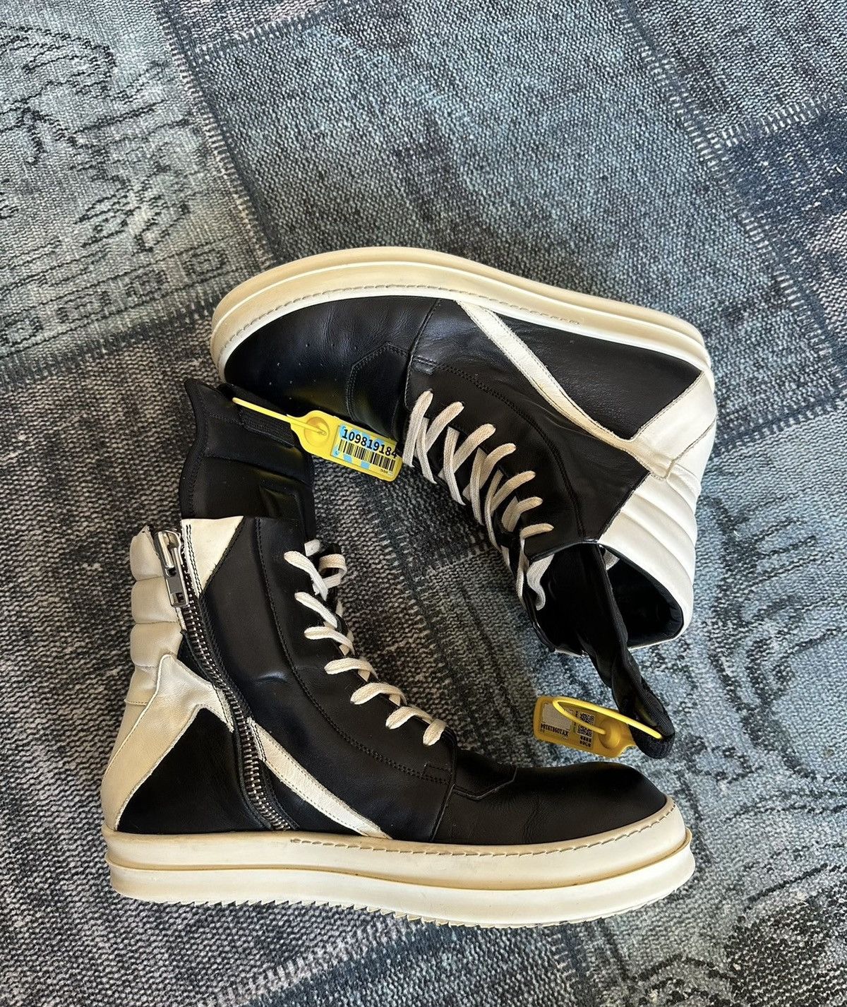 Rick Owens Rick Owens mainline inverted triangle Size US 9 / EU 42 - 1 Thumbnail