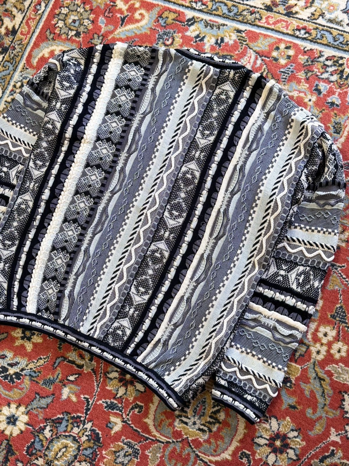 Tundra Canada 90s Vintage Tundra 3D Knit Coogi Style Cardigan Size US XL / EU 56 / 4 - 13 Thumbnail