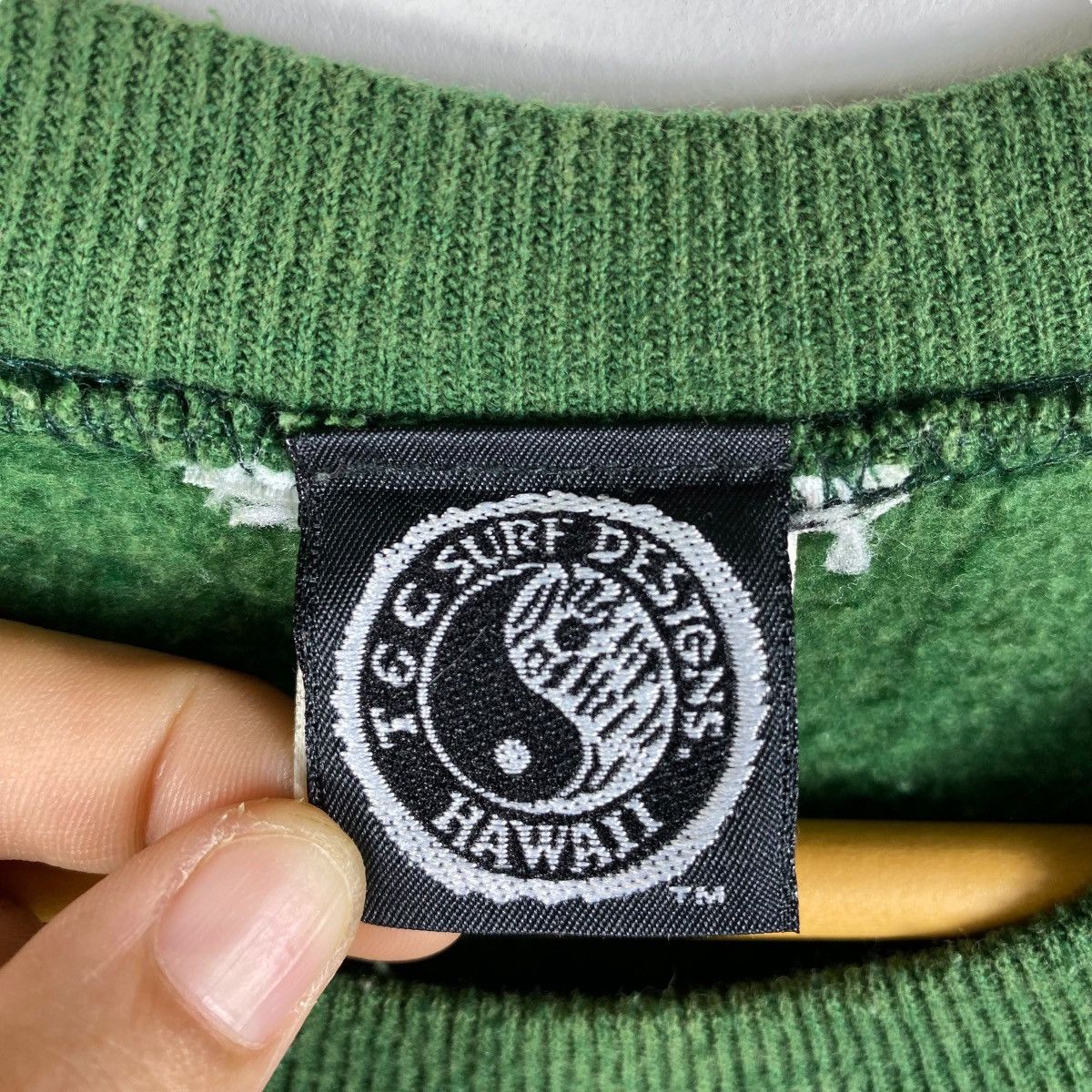 Vintage Vintage 90's T&C SURF Designs Hawaii Logo Surf Crewneck Size US L / EU 52-54 / 3 - 6 Thumbnail