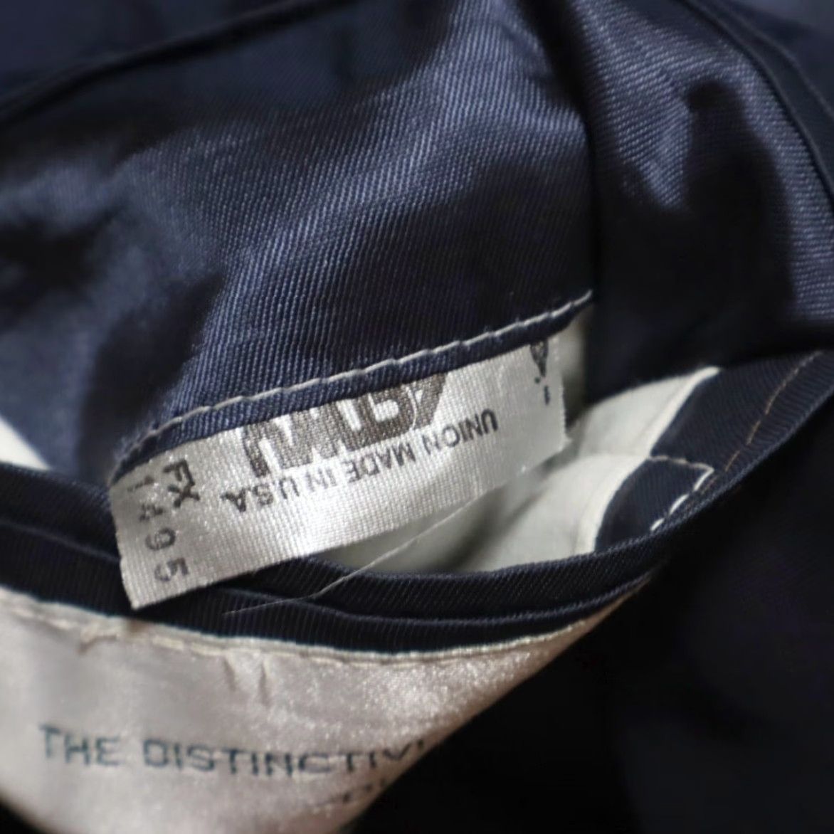 Izod VTG Izod Club Gothic B Crest Blazer Navy Men's 40 Jacket Long Sleeve Shirt Fashion Vintage Blazer Mens VTG IZOD Club Gothic B Crest Blazer Navy 40 Size 40R - 8 Thumbnail