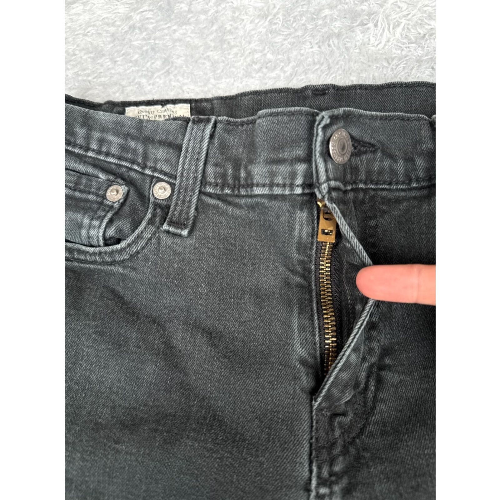 Levi's Levi's 501 Jeans Women 30 Black Denim Slim Fit 28x31 Button Fly Distressed Size 30" / US 8 / IT 44 - 5 Thumbnail
