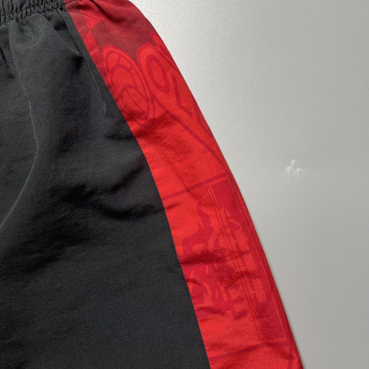 Umbro MAN UNITED UMBRO 1996/1997 FOOTBALL HOME VINTAGE SHORTS Size US 30 / EU 46 - 8 Thumbnail
