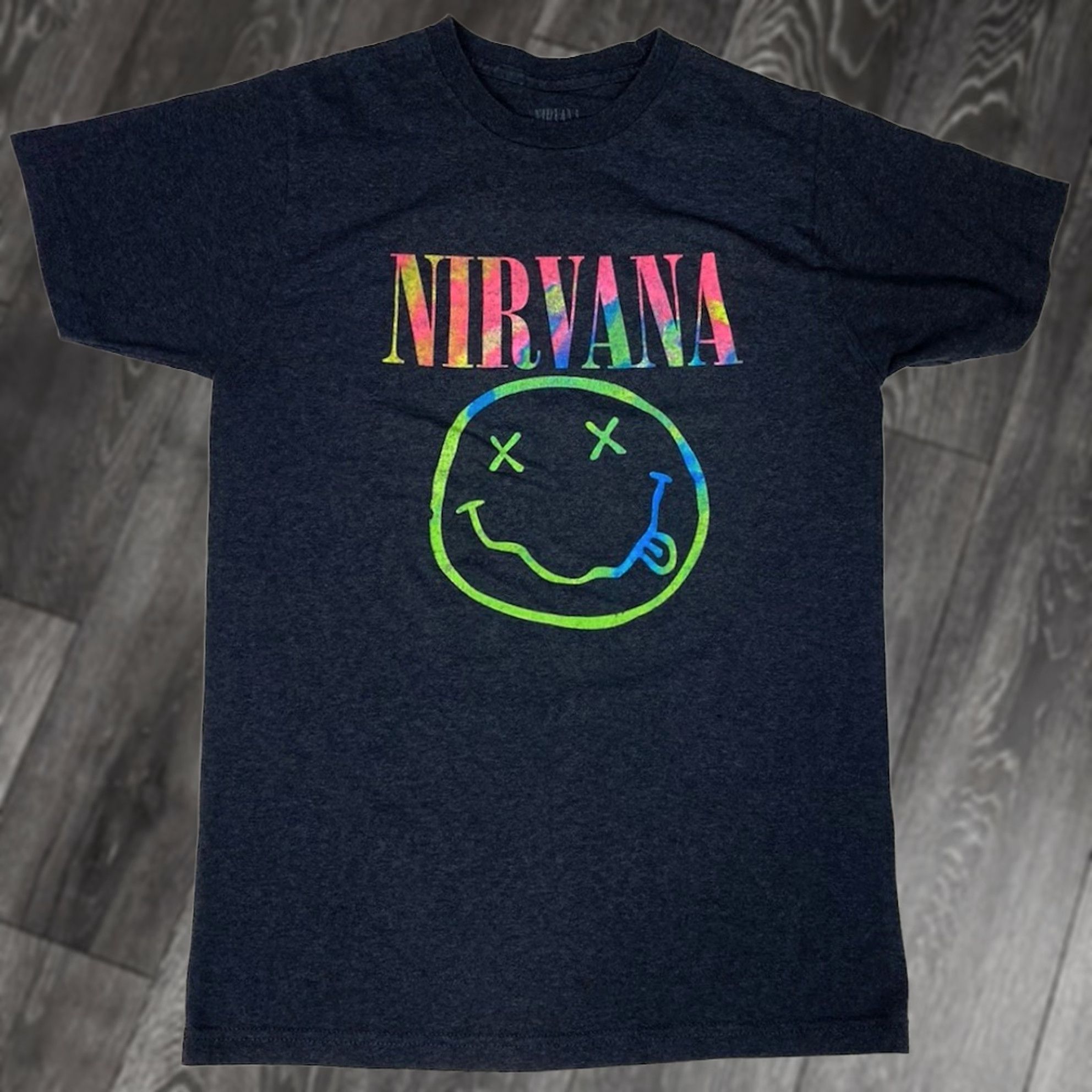 Vintage VINTAGE Nirvana Happy Face Graphic T-shirt Mens Small Dark Gray Short Sleeve Music Size US S / EU 44-46 / 1 - 1 Thumbnail