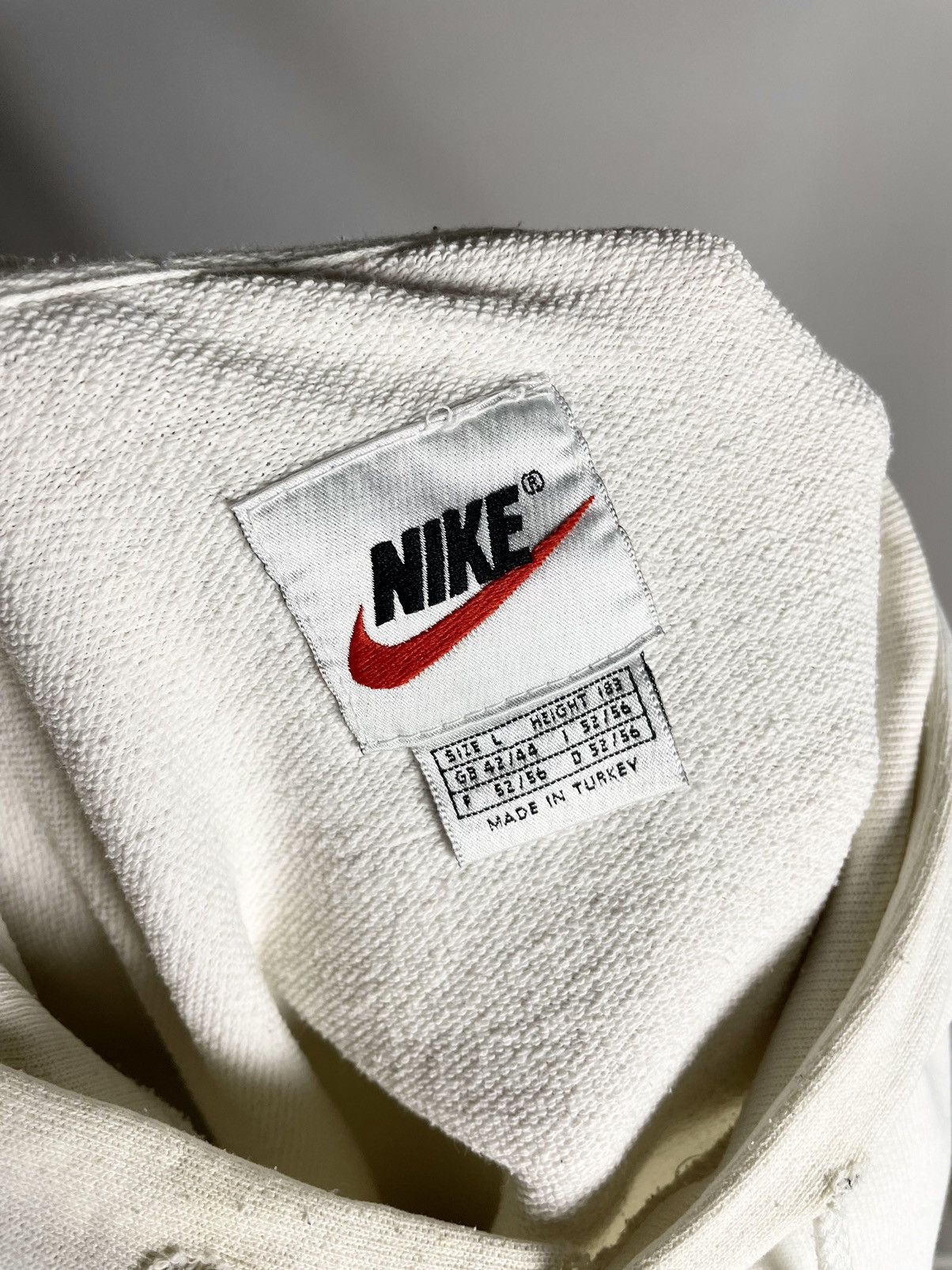 Nike VINTAGE 🐻 Nike Boxy fit white small Logo Hoodie Size US L / EU 52-54 / 3 - 2 Thumbnail