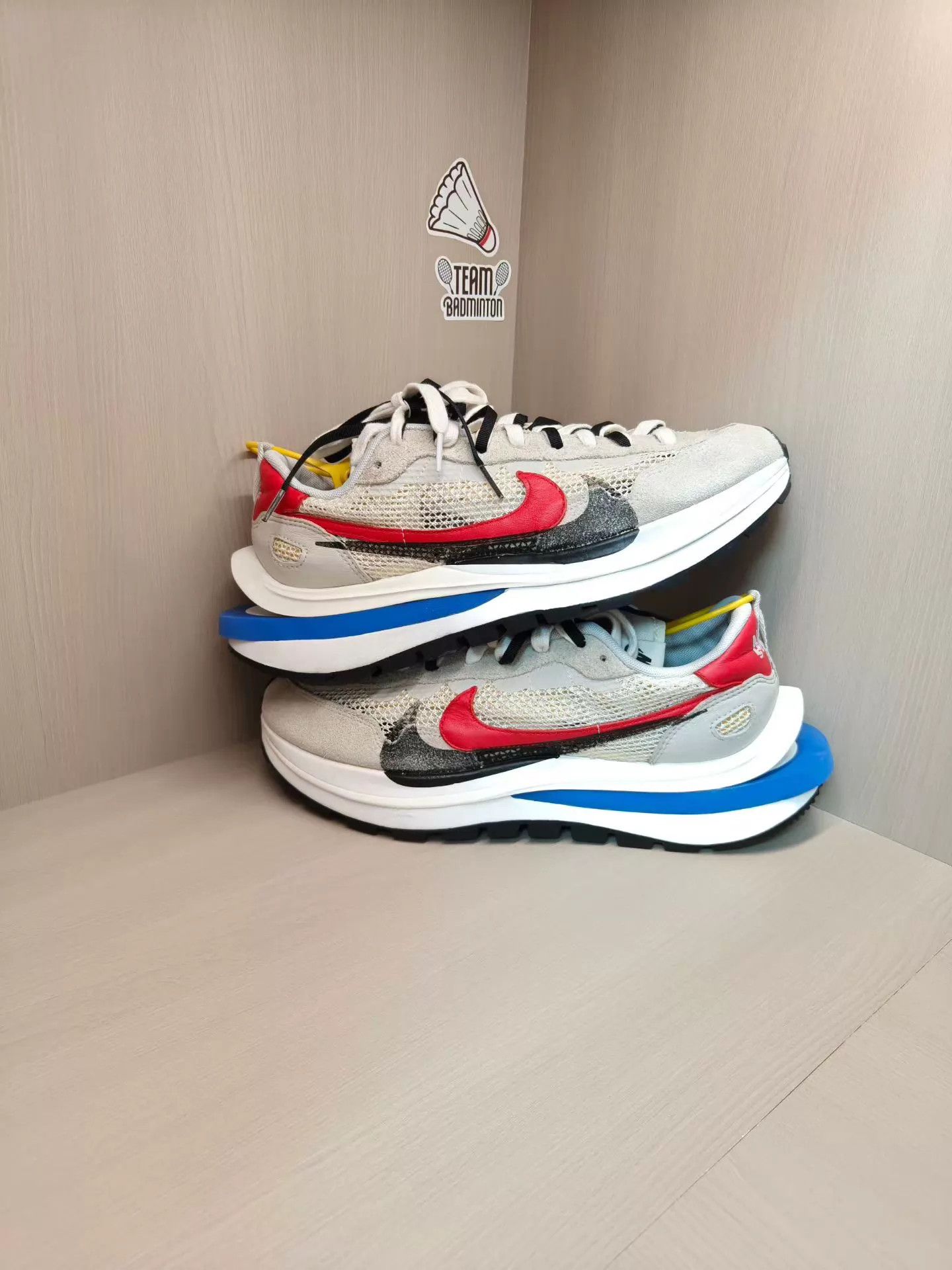 Nike sacai 3.0 Gray White Red 44.5 Worn 1-9 Times Size US 11.5 / EU 44-45 - 4 Thumbnail
