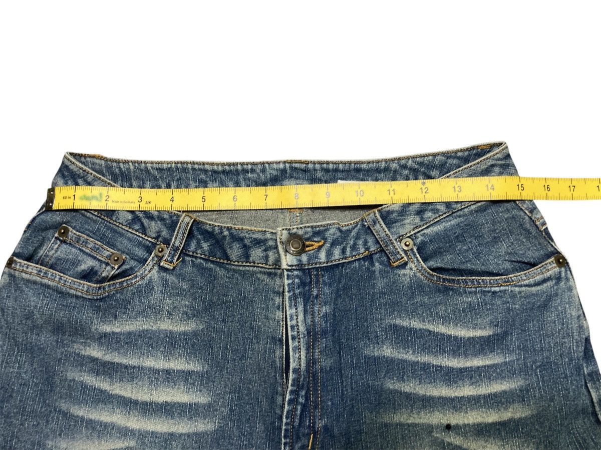 Japanese Brand Butterfly Embroidered Flare Jeans Size 30" / US 8 / IT 44 - 8 Thumbnail