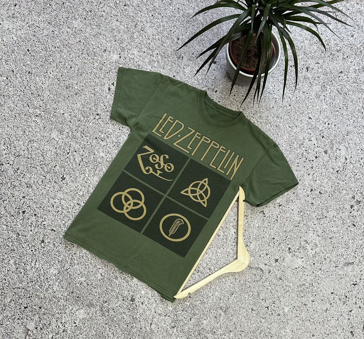 Band Tees × Led Zeppelin Rare Vintage Led Zeppelin 2014 Rock Band Retro T-Shirt Y2K Size US M / EU 48-50 / 2 - 1 Thumbnail