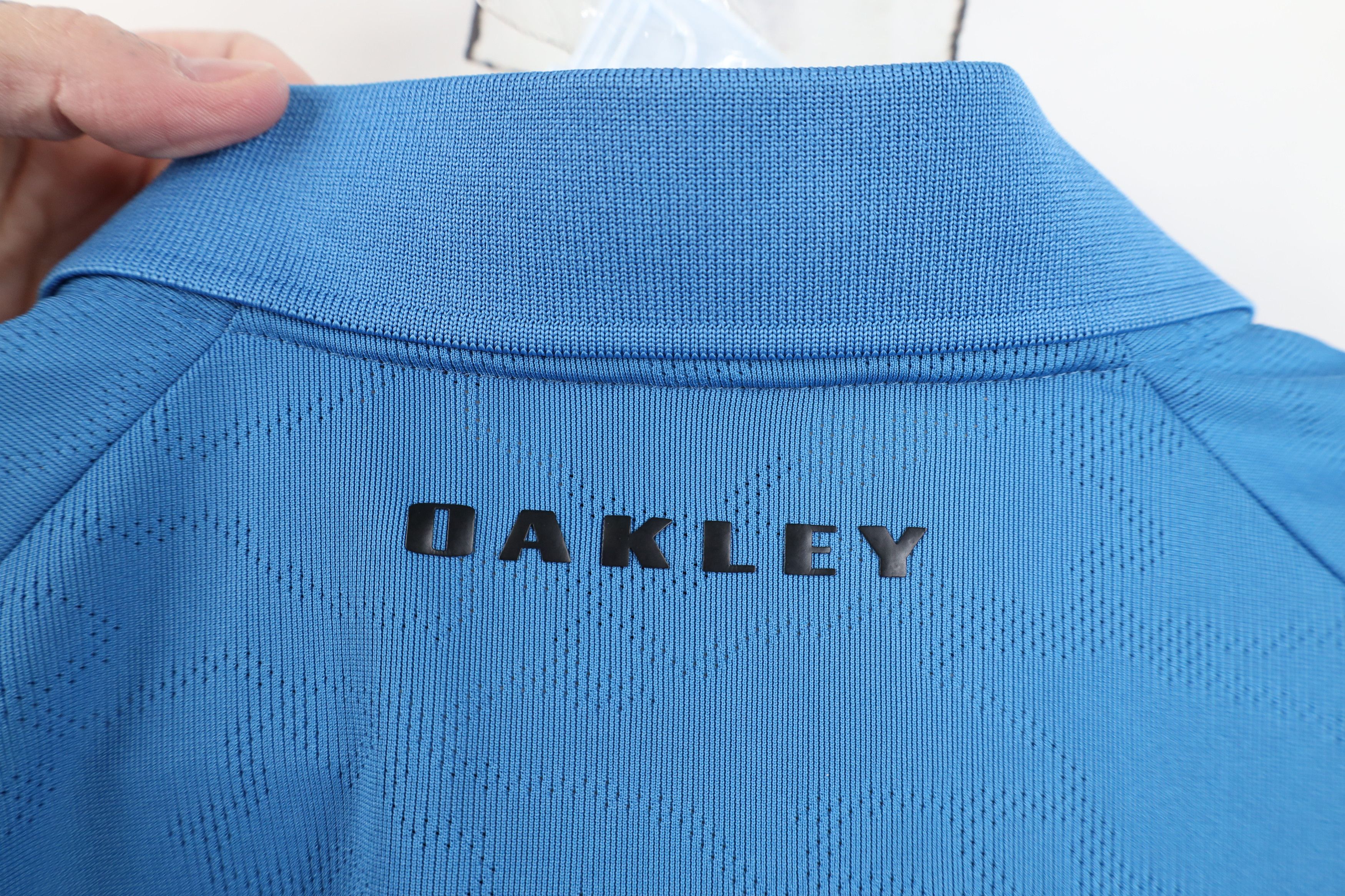 Oakley Vintage Y2K Oakley Center O Logo Vented Camouflage Golf Polo Size US L / EU 52-54 / 3 - 12 Thumbnail
