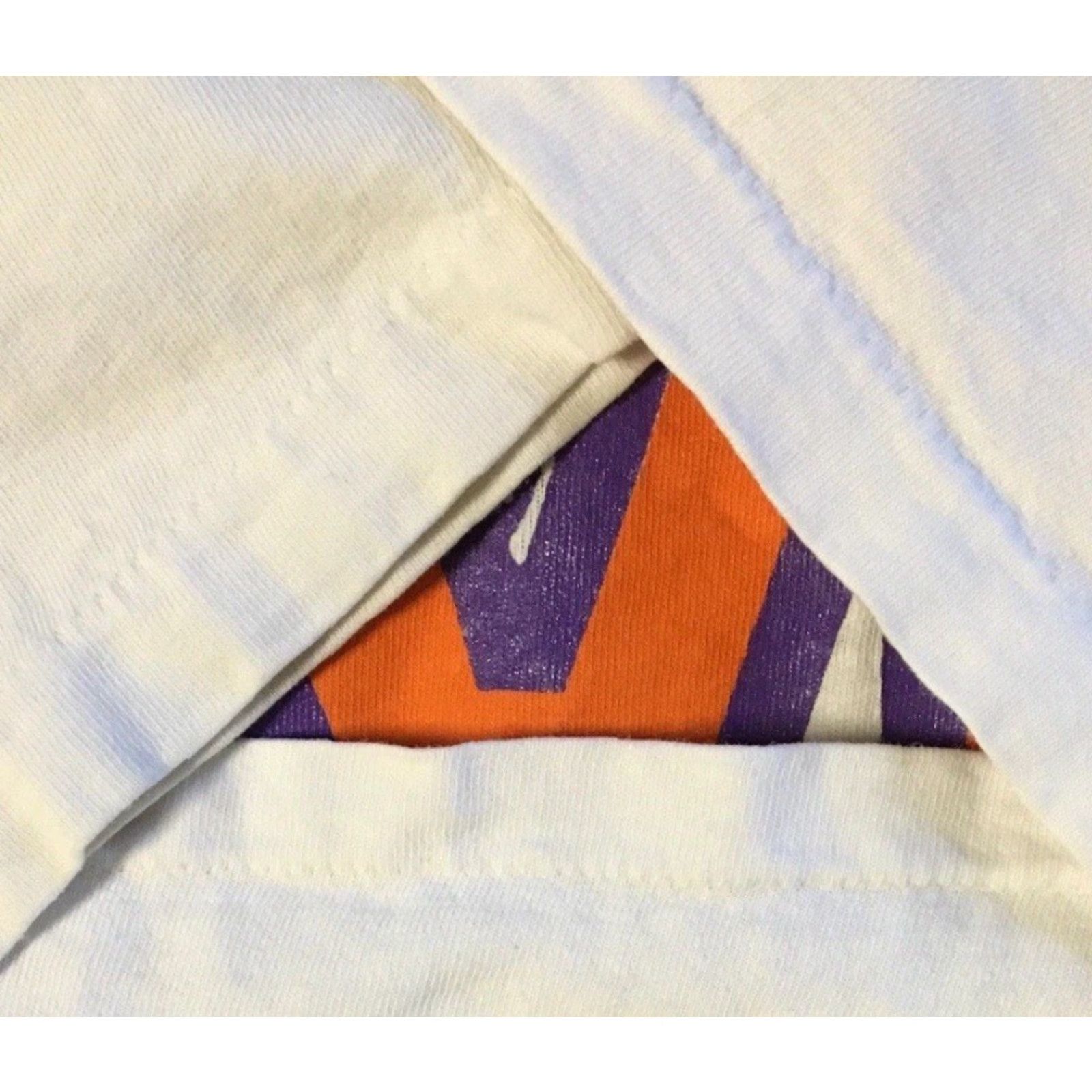 Coach VINTAGE Coach TV Show Faded Distress Minnesota State Screaming Eagles Shirt M White 90s 80s Grunge Sports Mens Size US M / EU 48-50 / 2 - 3 Thumbnail