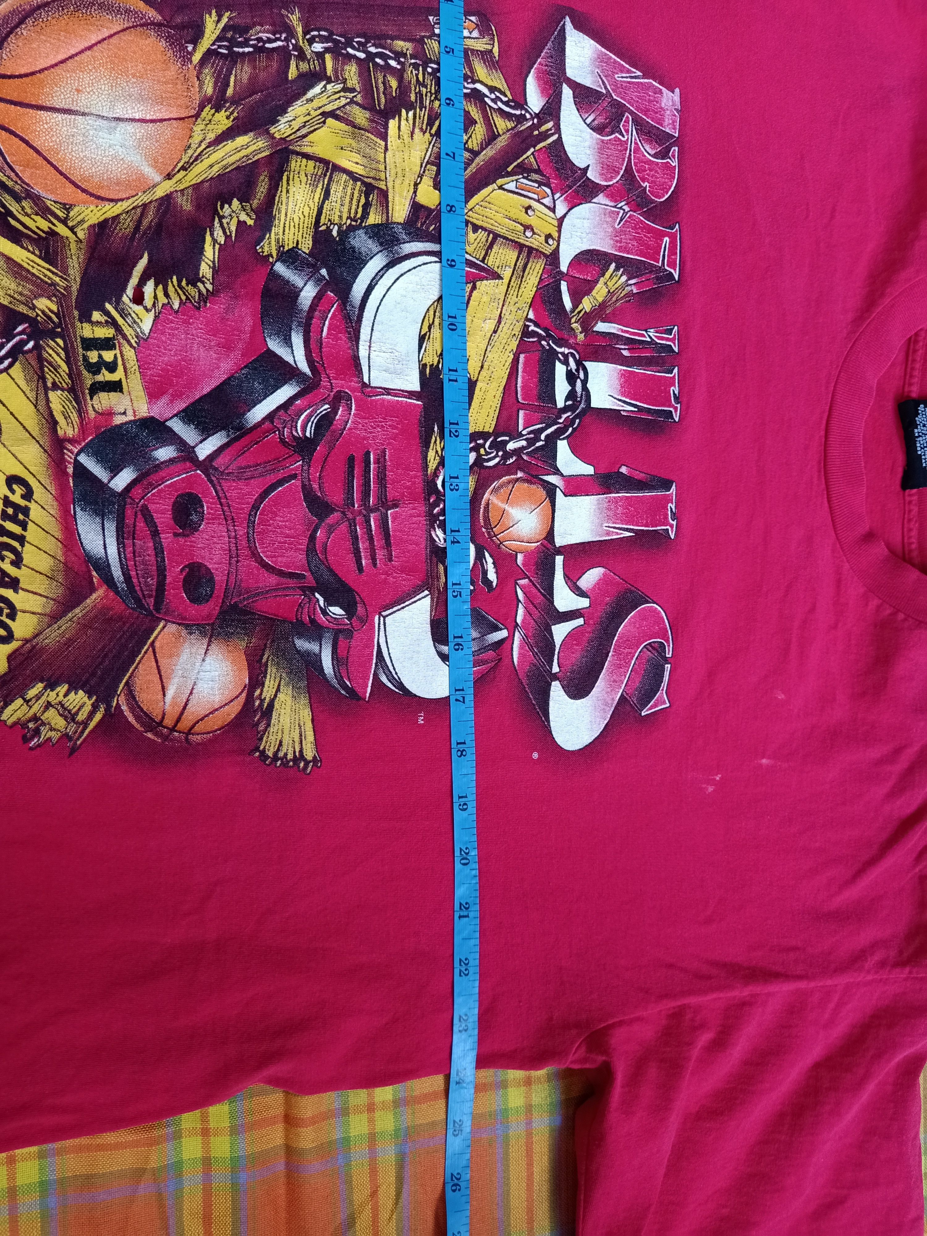 Vintage Vtg Chicago Bulls Magic Johnson tee Size US XL / EU 56 / 4 - 7 Thumbnail
