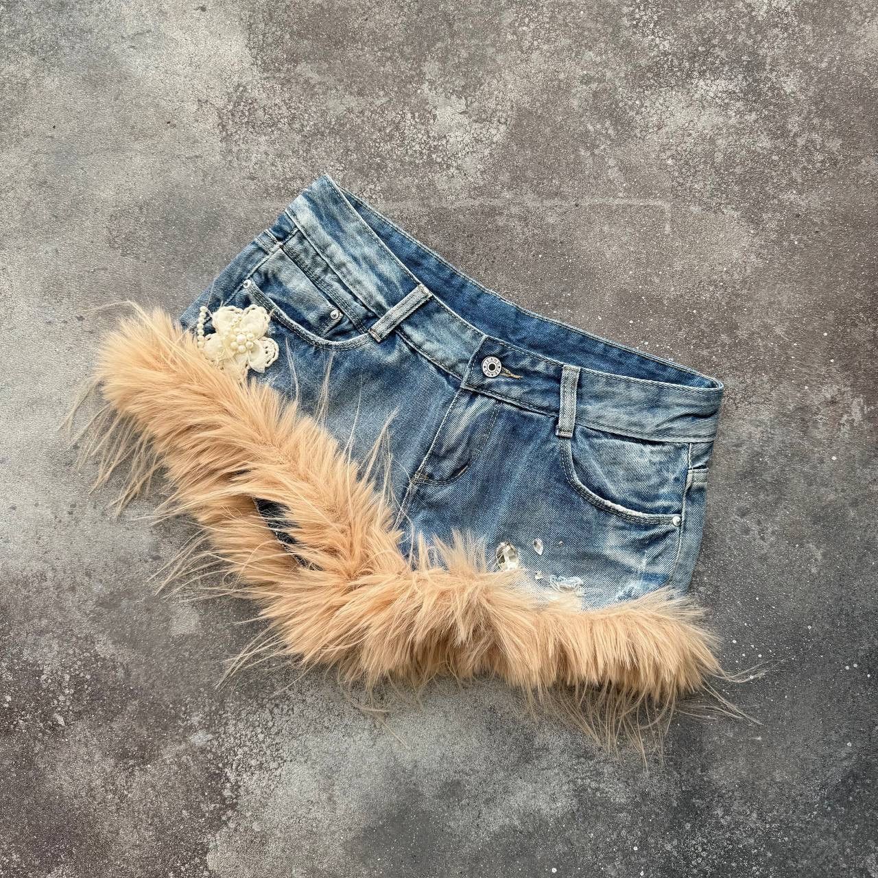 20471120 × Vintage 2000’s Aesthetic Y2K Faux Fur Vintage Mini Denim Shorts Size 27" / US 4 / IT 40 - 1 Thumbnail
