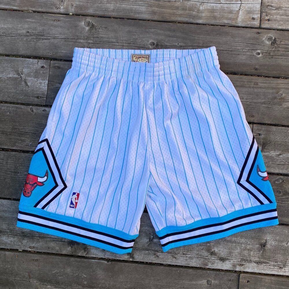 Mitchell & Ness NBA Chicago Bulls Mitchell & Ness White 1995-96 Hardwood Cl Size US 36 / EU 52 - 1 Thumbnail