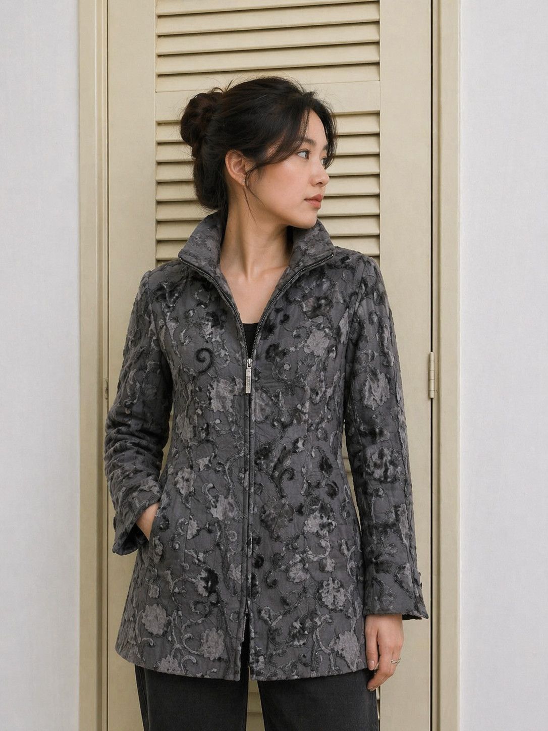 Salvatore Ferragamo Salvatore Ferragamo Floral Rayon Zipper Jacket Size XS / US 0-2 / IT 36-38 - 1 Thumbnail