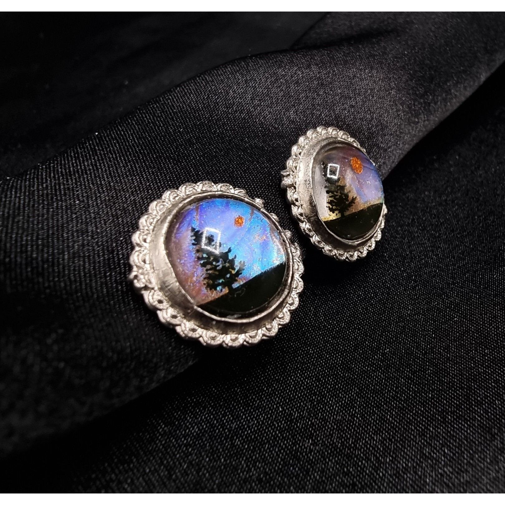 Vintage Vintage Silver-Tone Round Earrings With Scenic Forest Design Size ONE SIZE - 2 Thumbnail