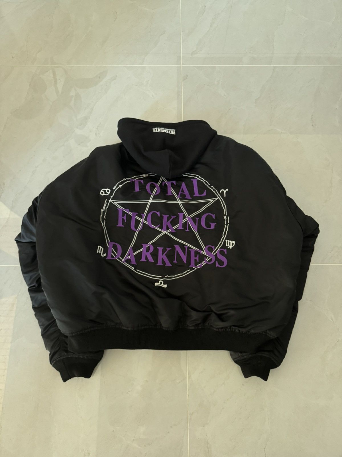 Vetements *HOMME* VETEMENTS AW16 TFD BOMBER Size US XS / EU 42 / 0 - 5 Thumbnail