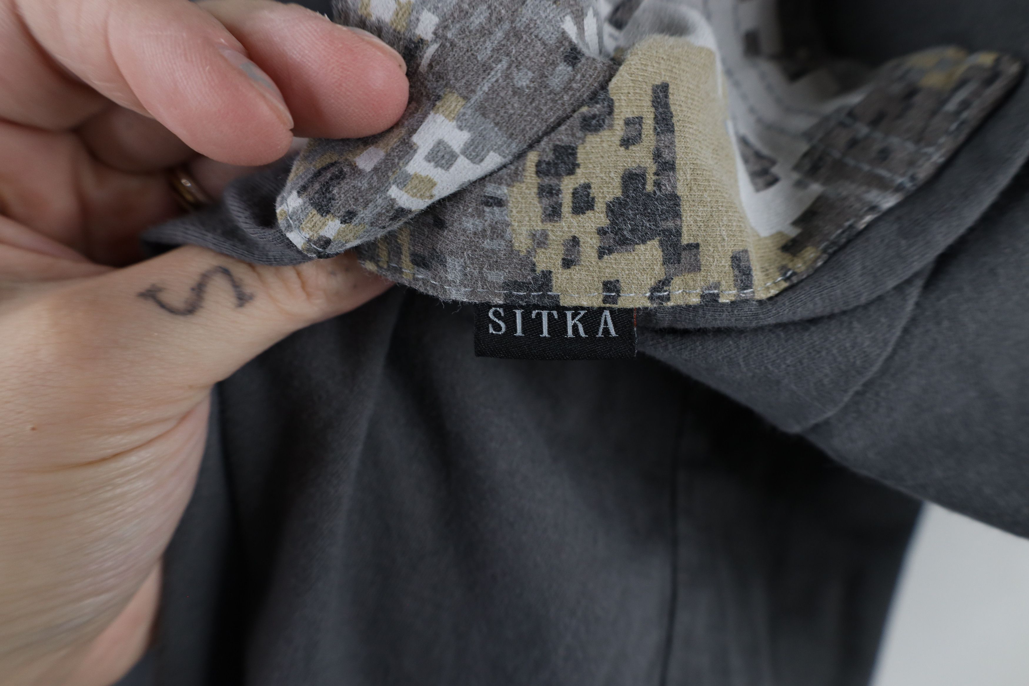 Vintage Sitka Gear Out Digital Camouflage Pocket T-Shirt AS IS Gray Size US XL / EU 56 / 4 - 5 Thumbnail