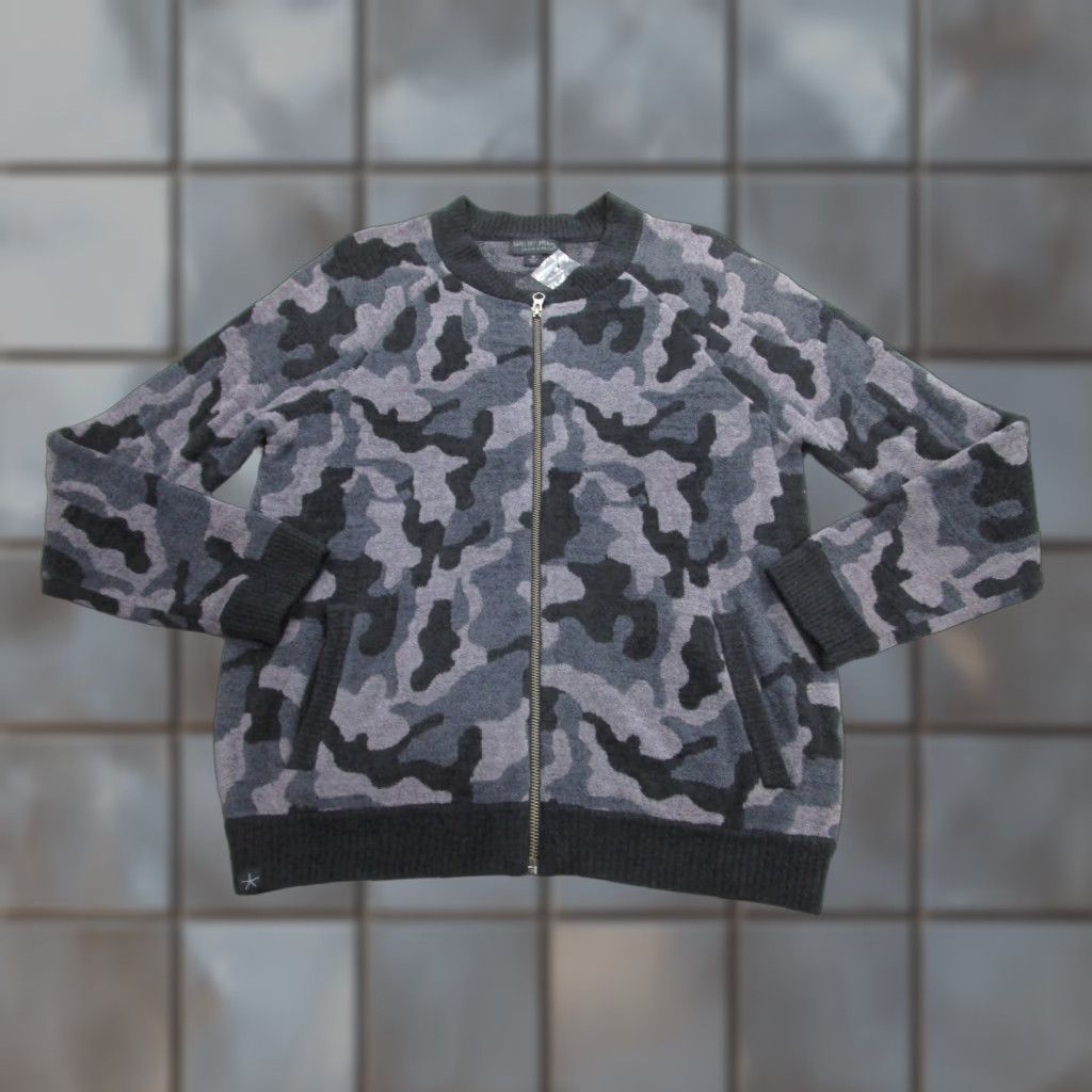 Vintage VINTAGE? No. Barefoot Dreams Jacket Womens Medium Gray Camouflage Knit Zip Front CozyChic Ultra Lite BDWCU1648 Shirt/Jacket Mens? Women’s. Size M / US 6-8 / IT 42-44 - 1 Thumbnail