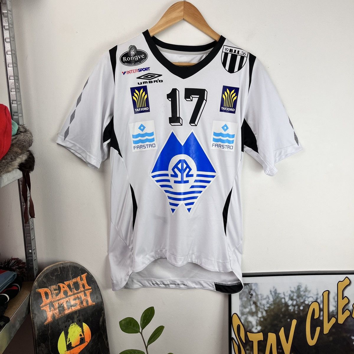 Umbro Umbro B.I.L 17 Norway Jersey Soccer Blockcore Vintage 90s Size US M / EU 48-50 / 2 - 1 Thumbnail