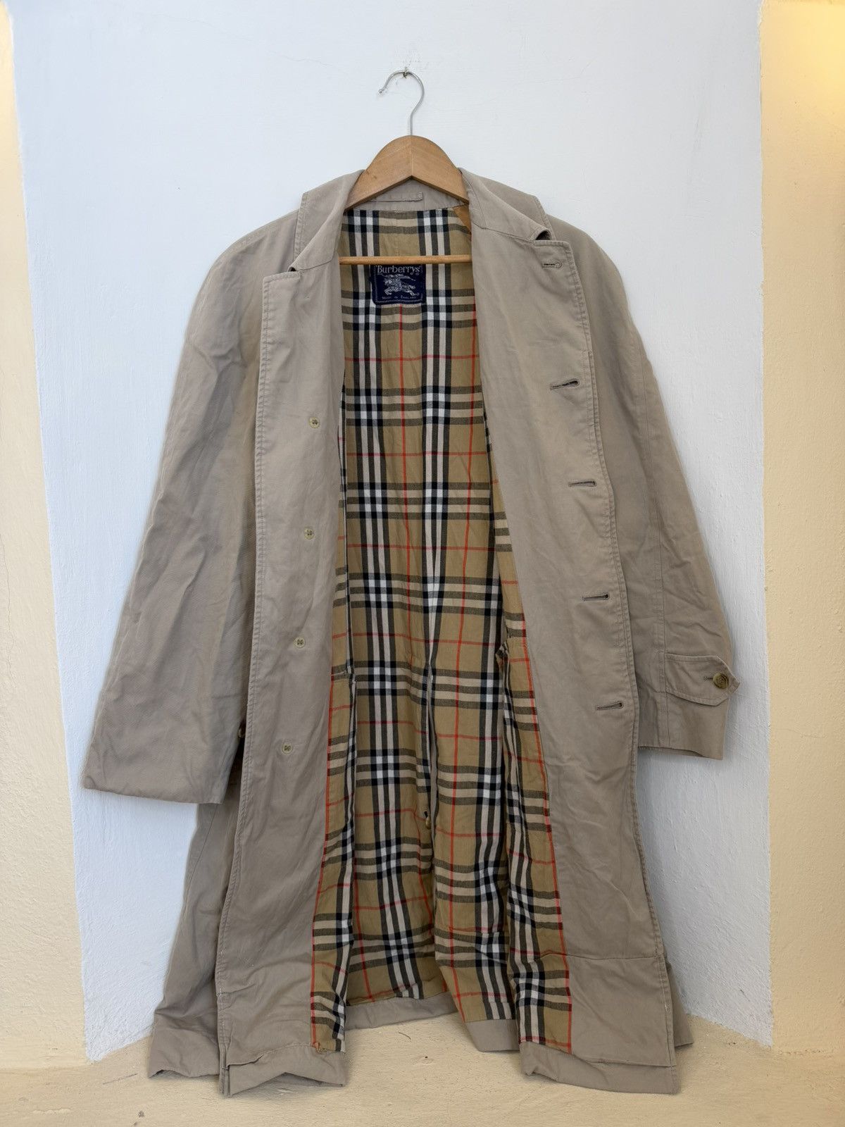 Burberry Vintage 90s Burberry‘s Trenchcoat Made in England Size L Size US L / EU 52-54 / 3 - 1 Thumbnail