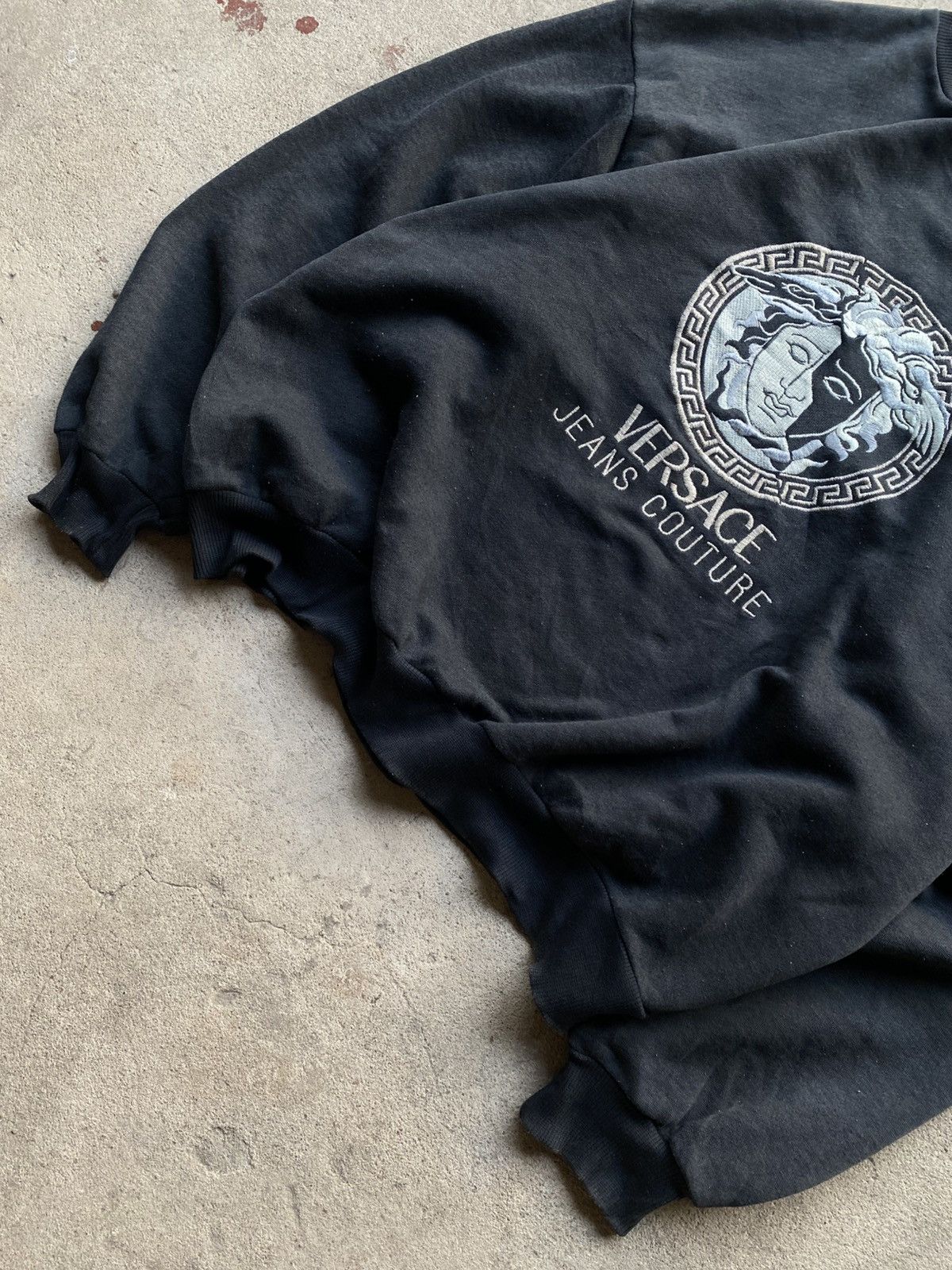 Versace VTG 90’s Versace Jeans Couture Medusa Sweater Size US M / EU 48-50 / 2 - 8 Thumbnail