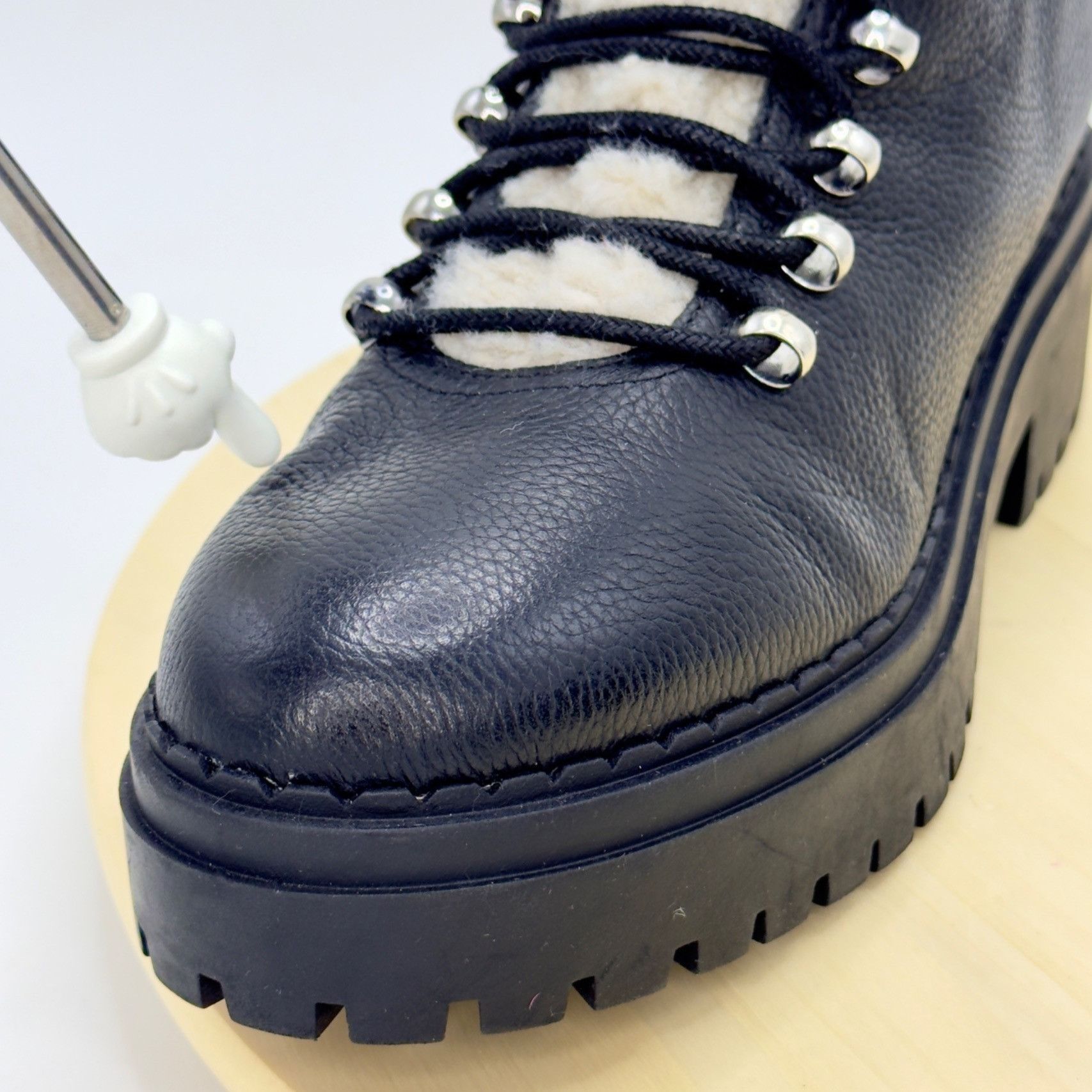 Marc Fisher Marc Fisher Black Leather LTD Nairy Sherpa Lined Lace Up Hik Size US 8 / IT 38 - 10 Thumbnail