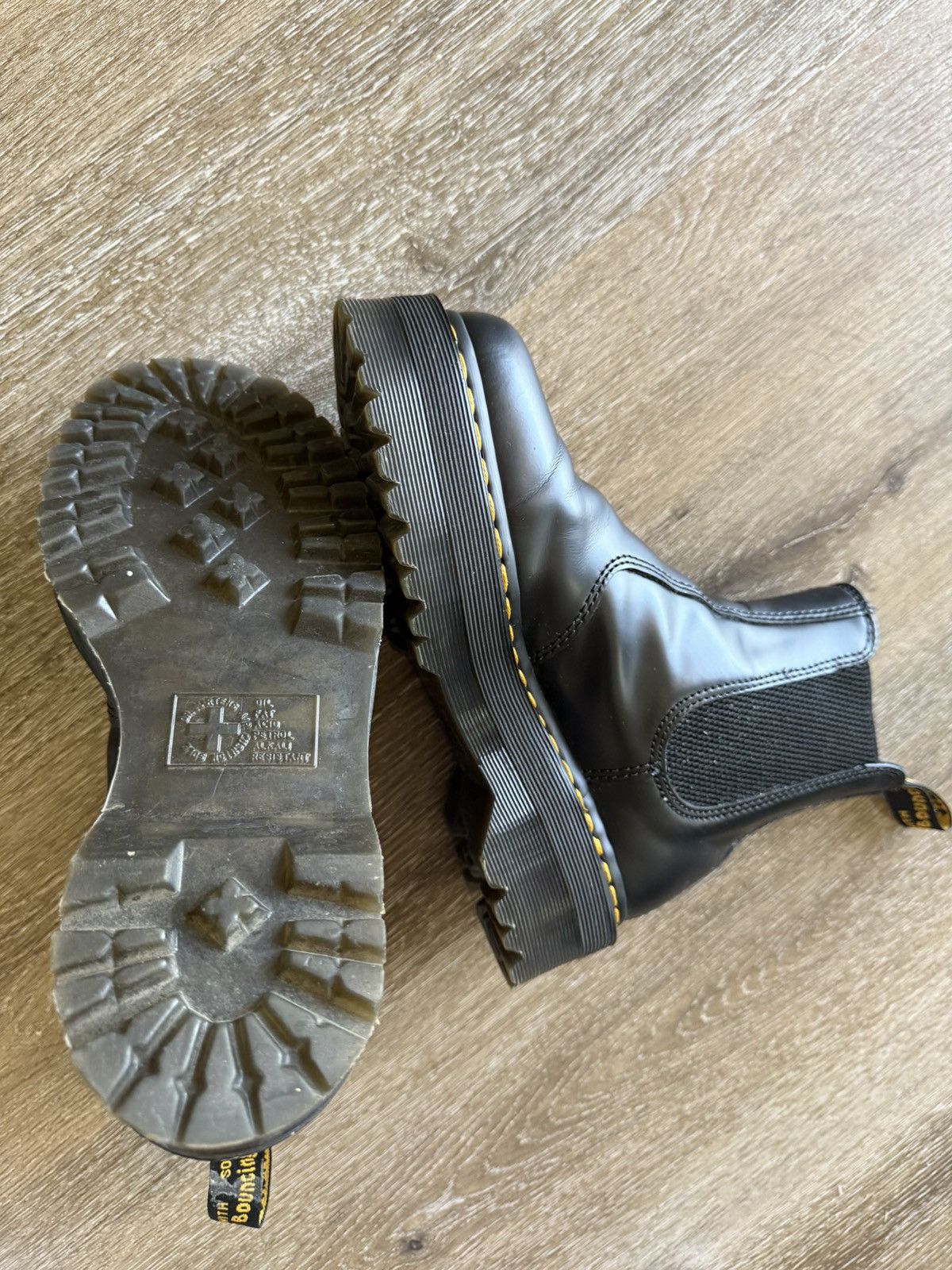 Dr. Martens Dr. Martens 2976 Platform Chelsea Boot Size US 8 / IT 38 - 8 Thumbnail