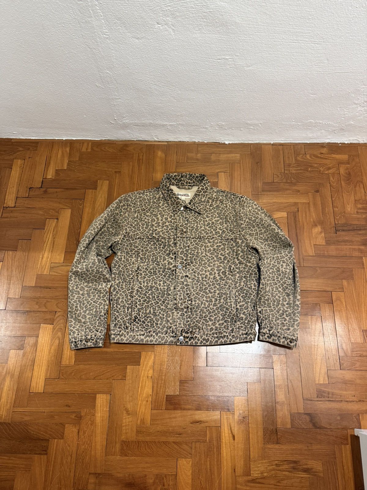 Trucker Jacket Denim – Leopard | Outerwear | Stüssy