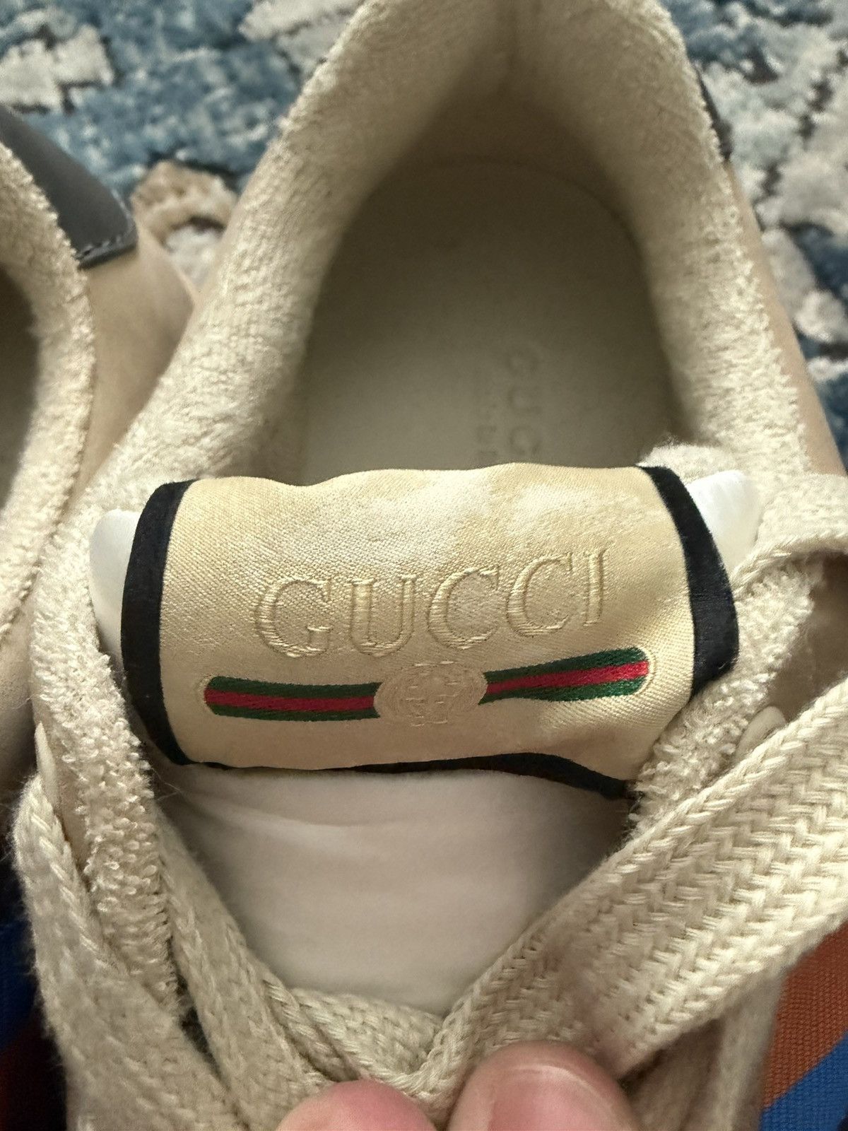 Gucci Gucci beige low top, blue and red stripe sneaker Size US 6 / EU 39 - 3 Thumbnail