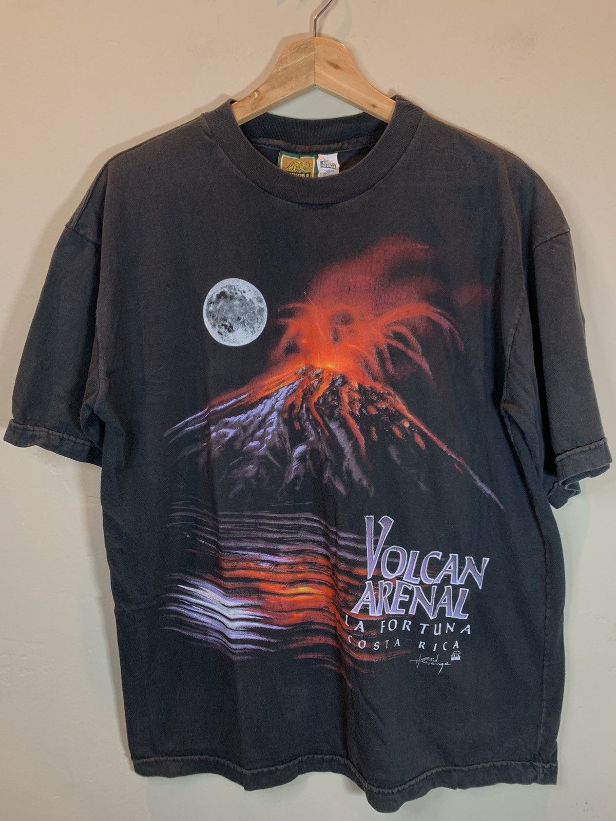 Vintage *RARE* Vintage 90’s Arenal Volcano Costa Rica Art T-Shirt L Size US L / EU 52-54 / 3 - 1 Thumbnail